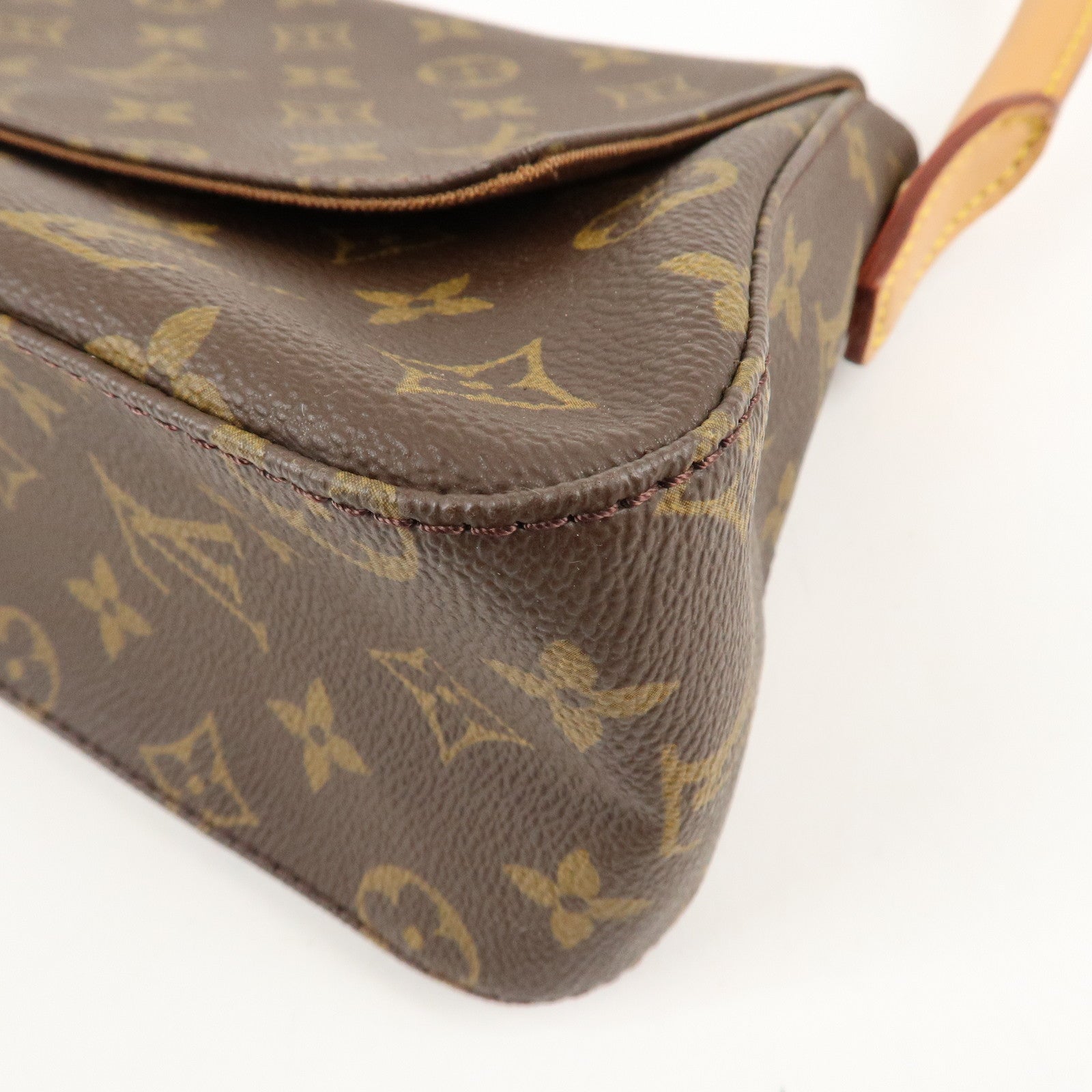 Louis Vuitton Monogram Mini Looping Shoulder Bag Hand Bag M51147