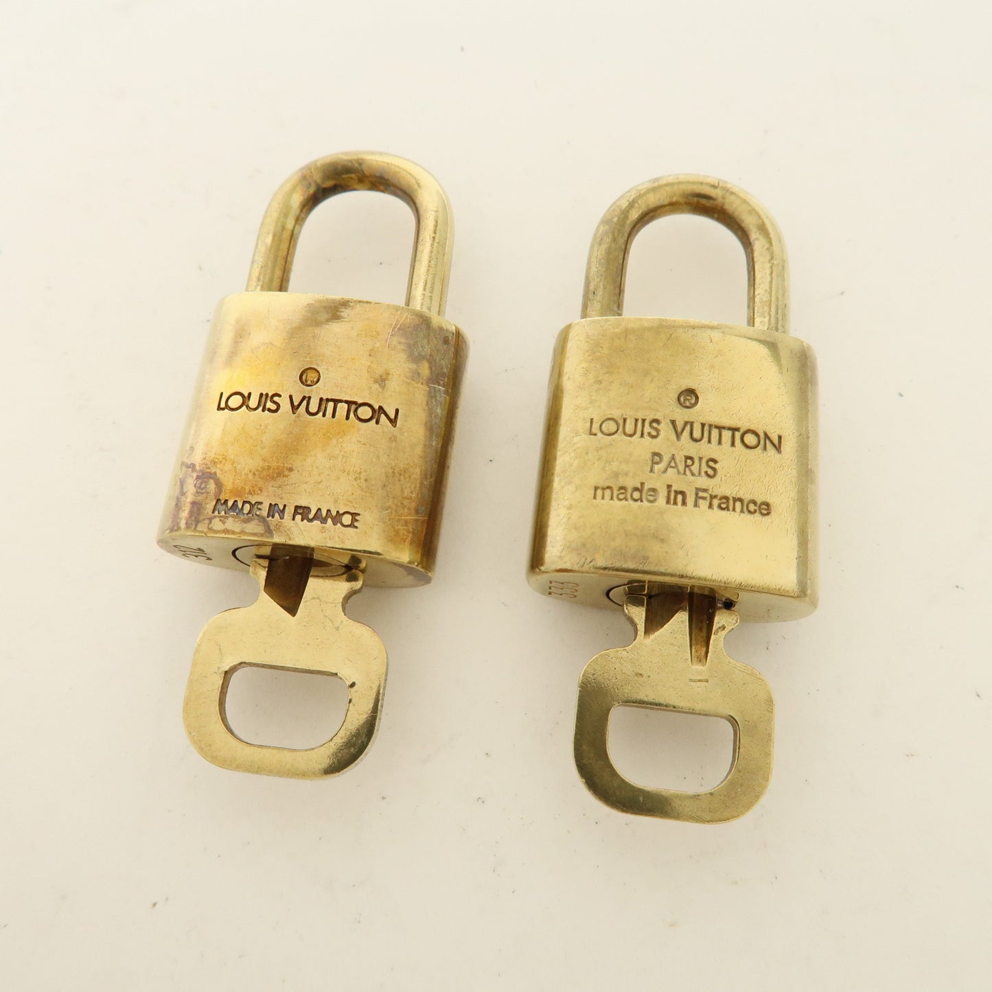 Louis Vuitton Set of 10 Lock & Key Cadena Key Lock Gold