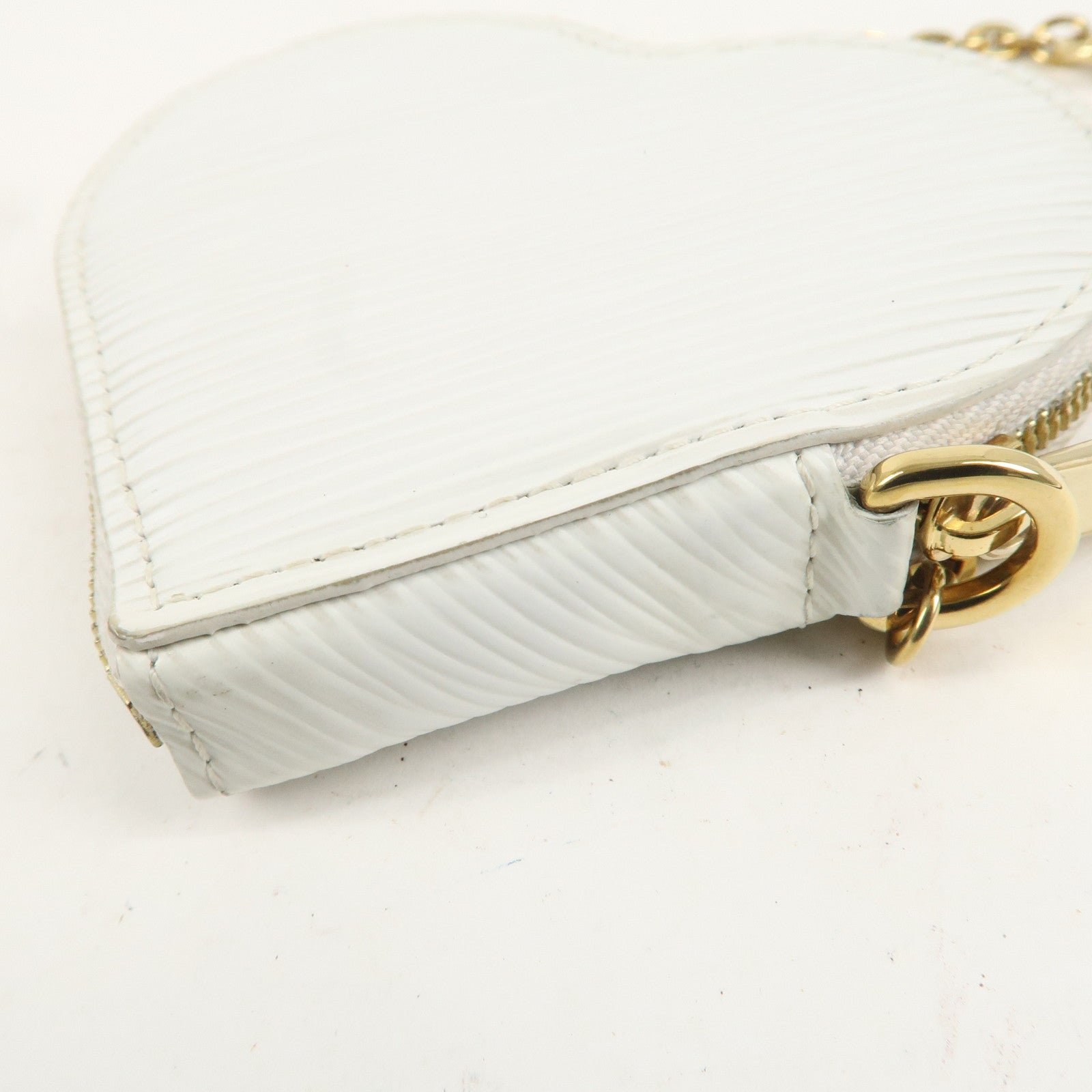 Louis Vuitton Epi Porte Monnaie Love Lock Coin Case Blanc M63996