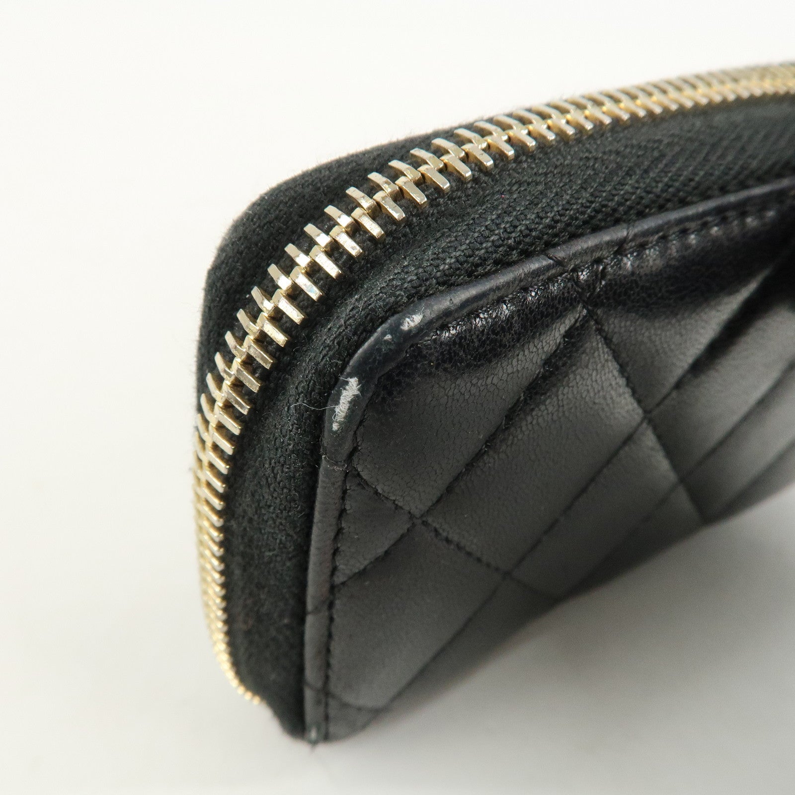 CHANEL Matelasse Lamb Skin Zip Around Coin Case Black A69271 Used
