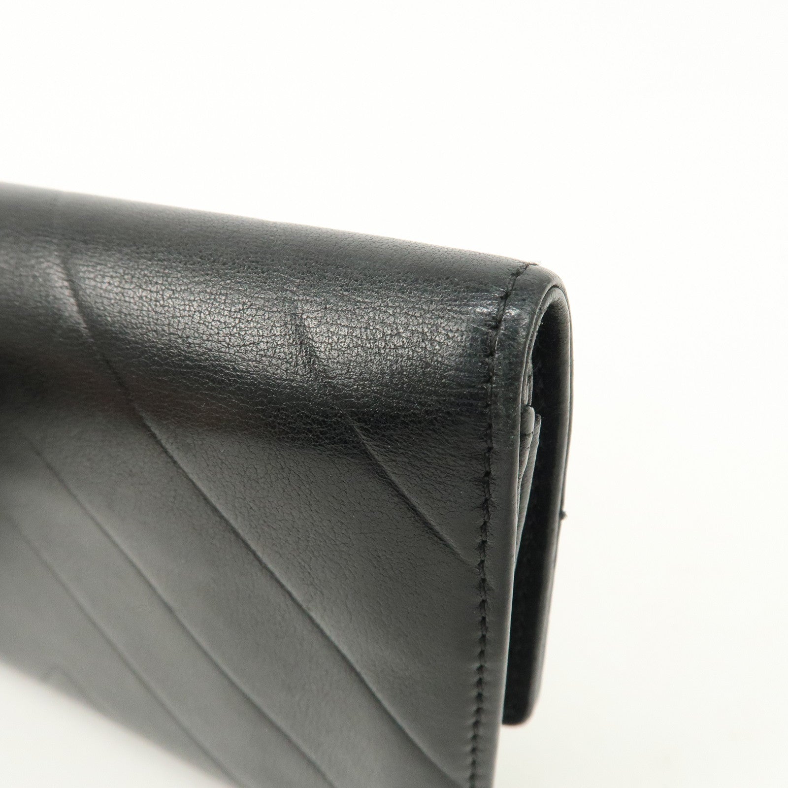 CHANEL V Stitch Lamb Skin COCO Mark Hook Bi-Fold Wallet Black Used