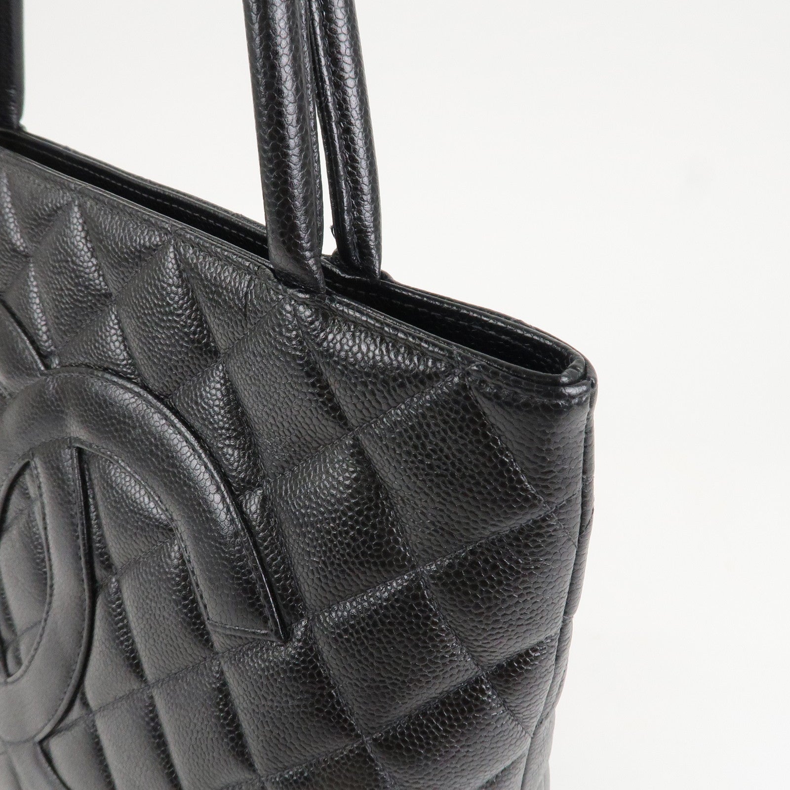 CHANEL Matelasse Caviar Skin Medalion Tote Bag Hand Bag A01804 Used