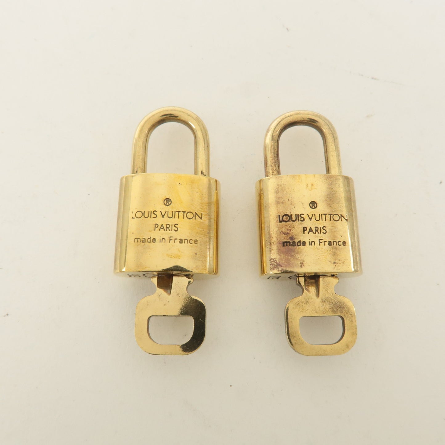 Louis Vuitton Set of 10 Lock & Key Cadena Key Lock Gold