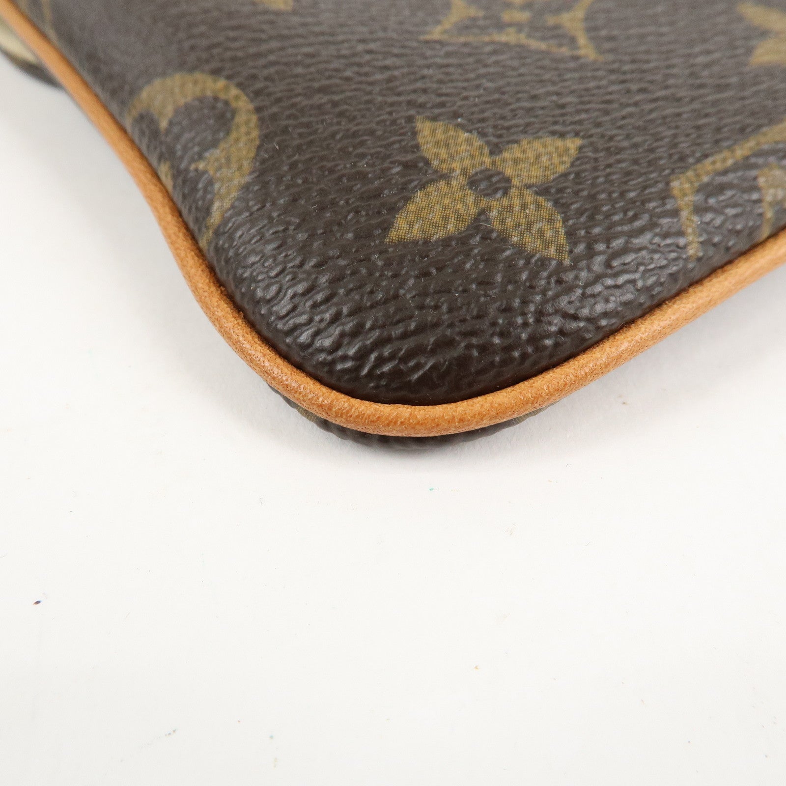 Louis Vuitton Monogram Etui Telefonne MM Brown M66546 Used