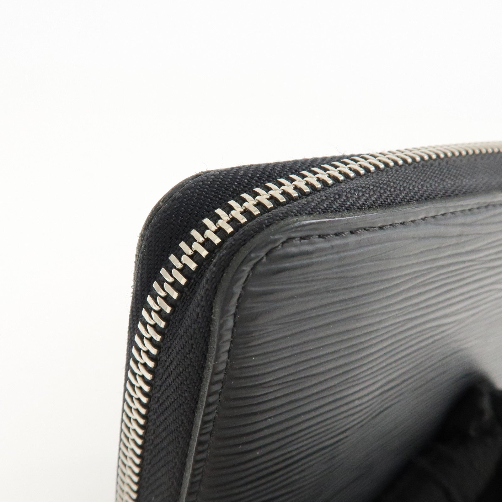 Louis Vuitton Epi Zippy Organizer Wallet Black Noir M63852 Used