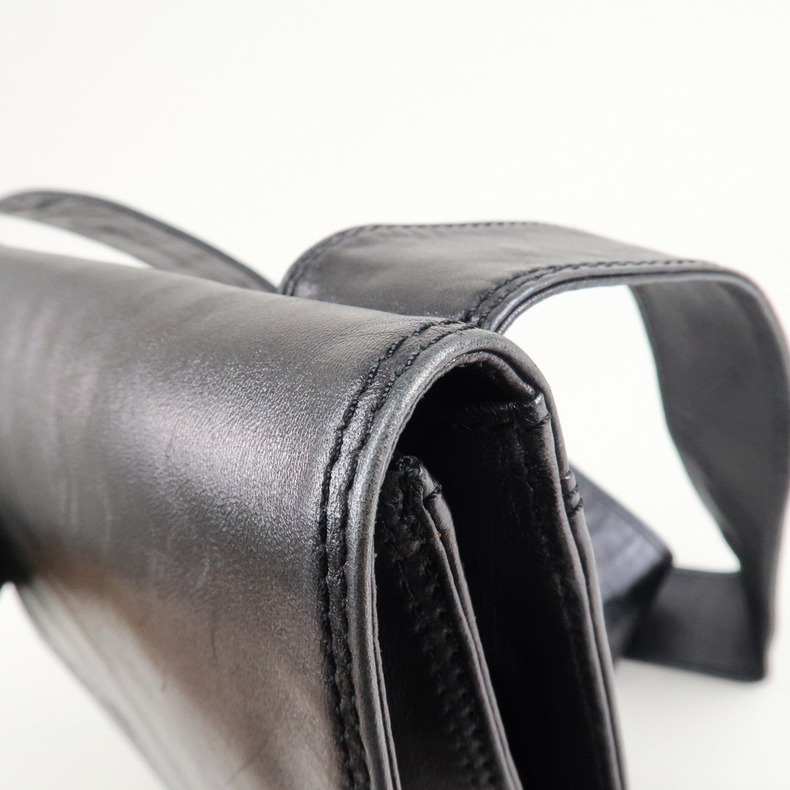 CHANEL Leather Logo Shoulder Bag Hand Bag Black Used