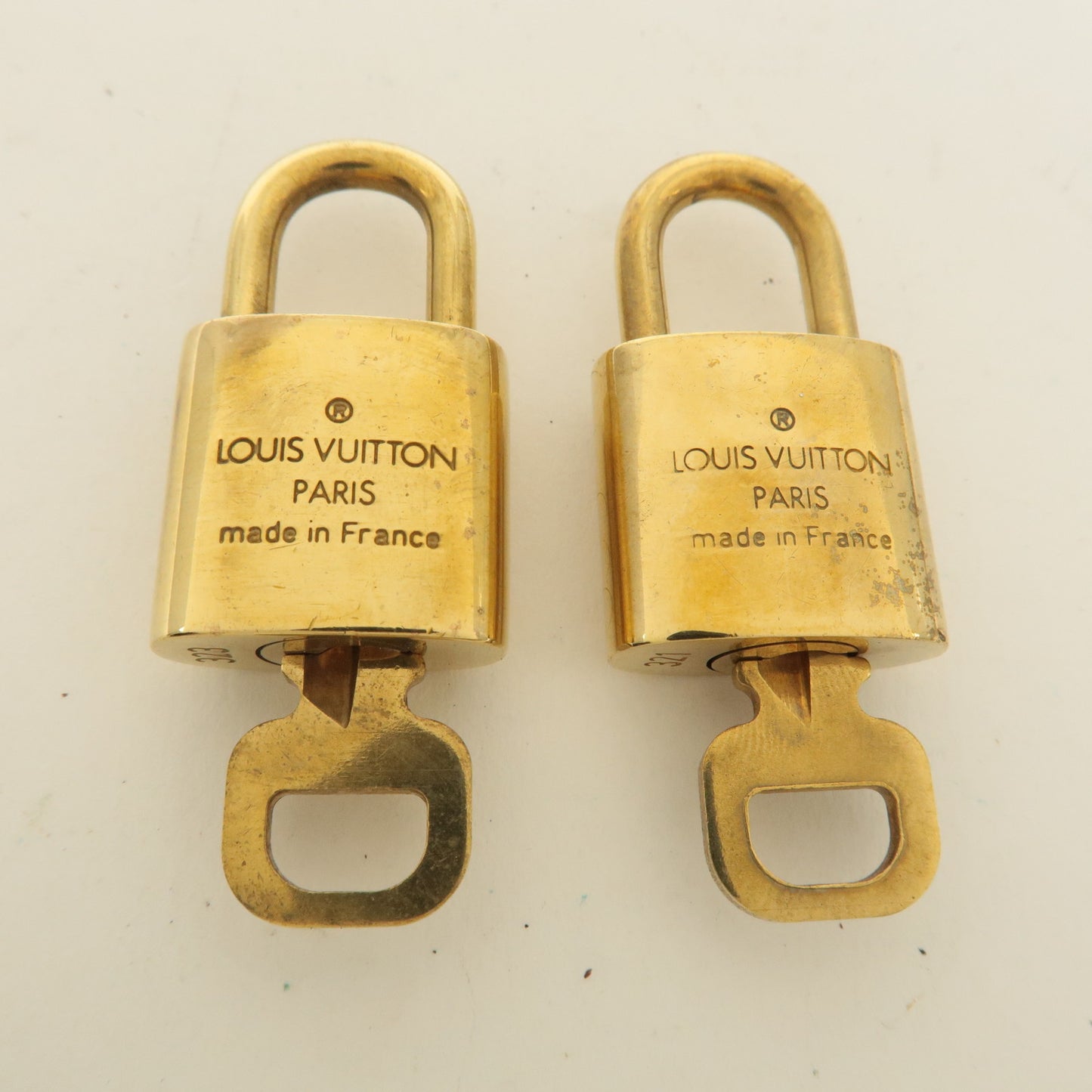 Louis Vuitton Set of 10 Lock & Key Cadena Key Lock Gold