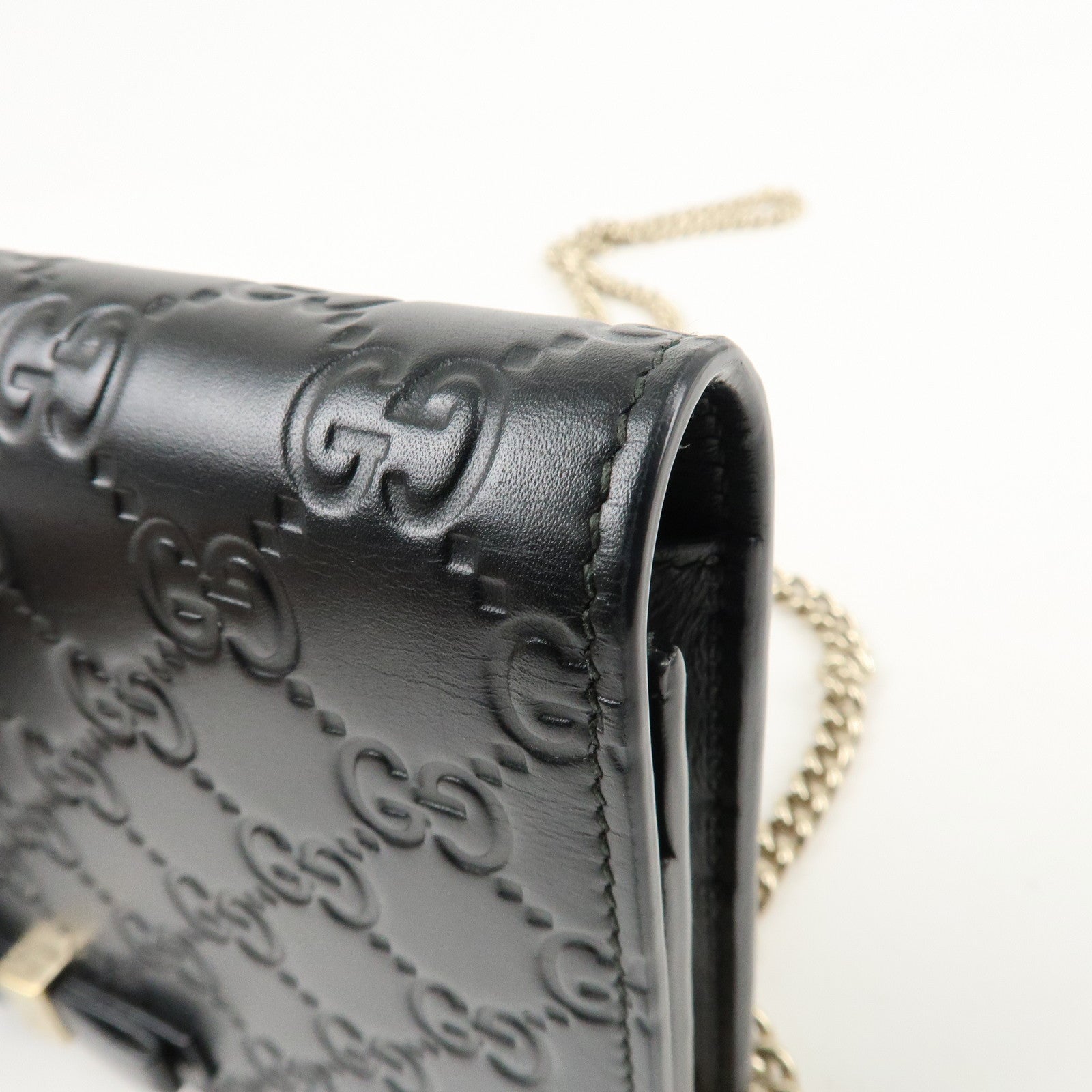 GUCCI Guccissima Leather Chain Wallet Black 431408