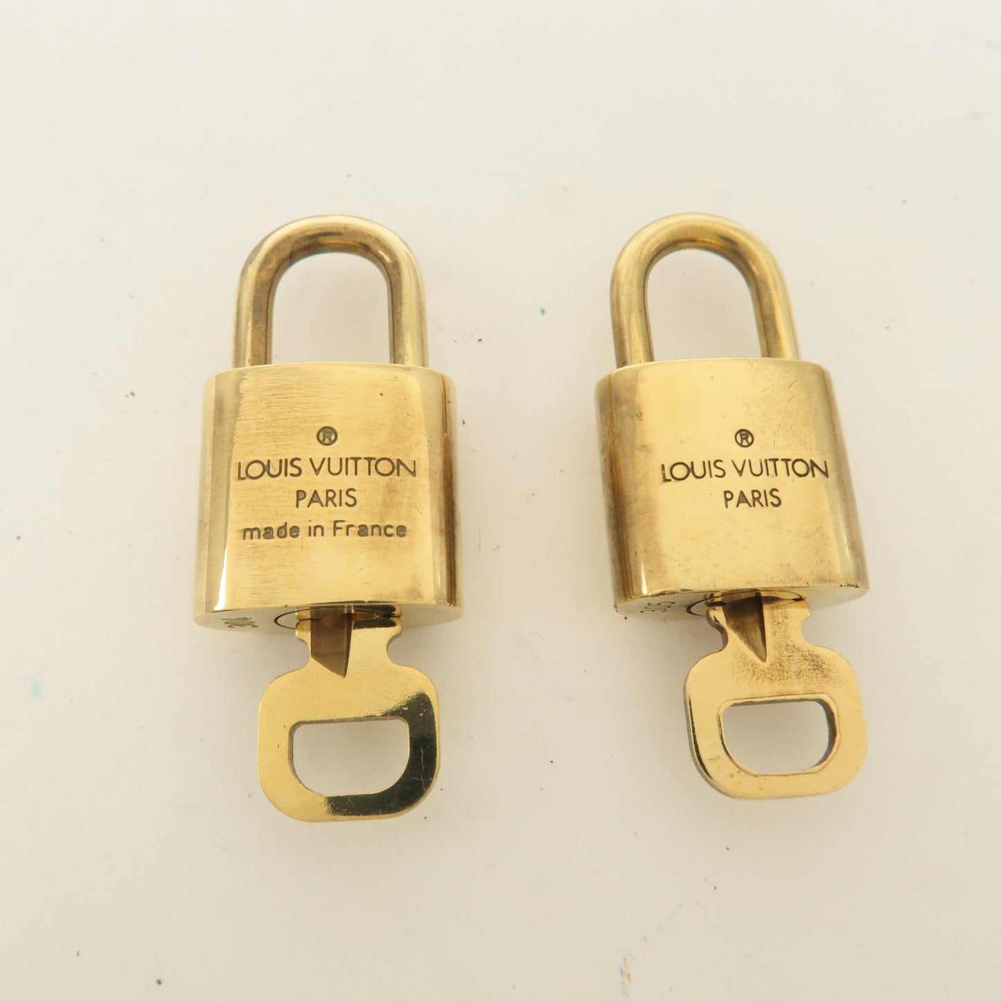 Louis Vuitton Set of 10 Lock & Key Cadena Key Lock Gold