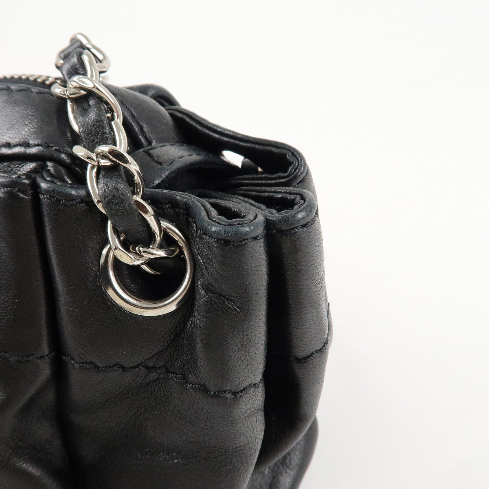 CHANEL Matelasse LambSkin Chain Shoulder Bag Black Silver Hardware