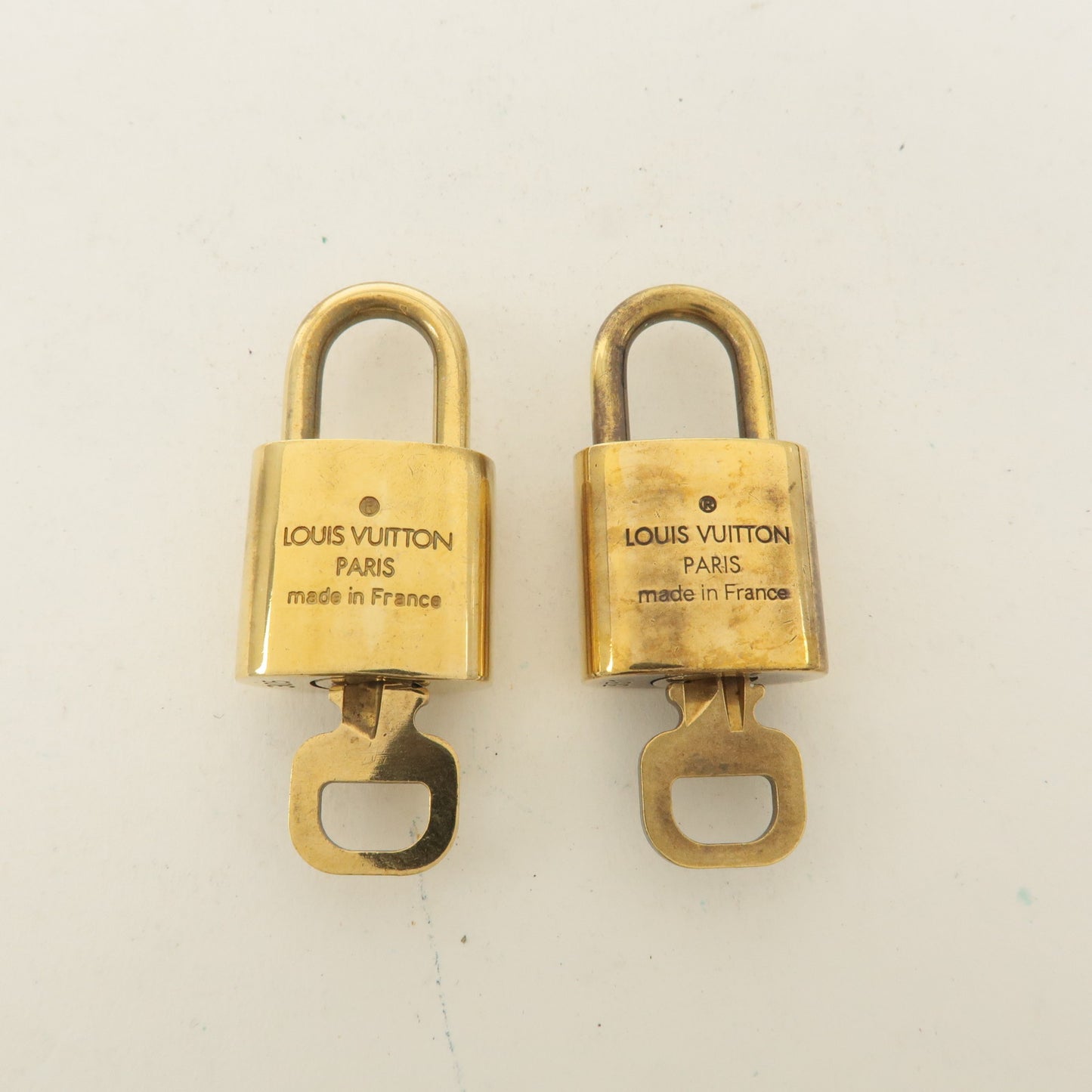 Louis Vuitton Set of 10 Lock & Key Cadena Key Lock Gold