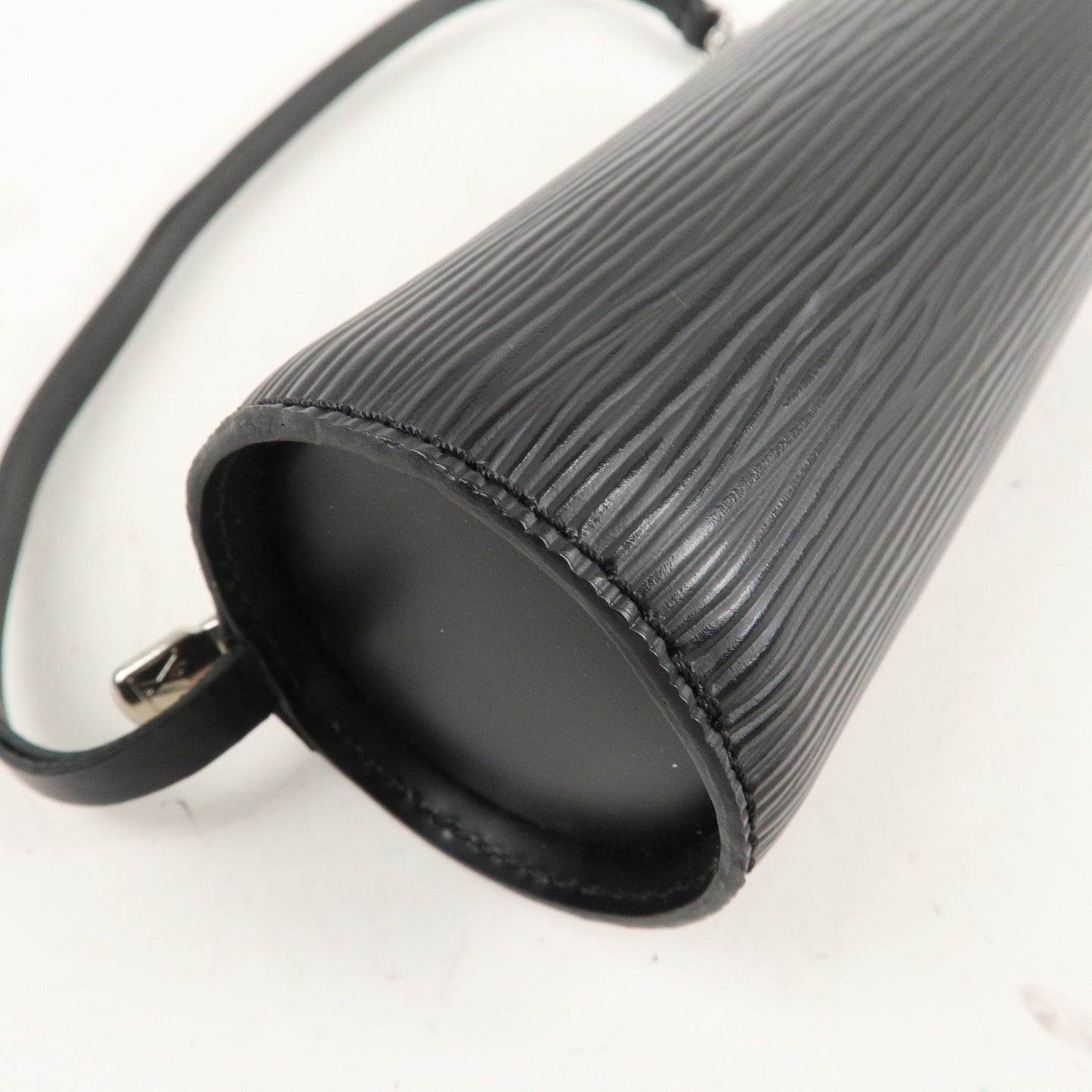 Louis Vuitton Epi Mini Pouch For Soufflot Hand Bag Noir Black