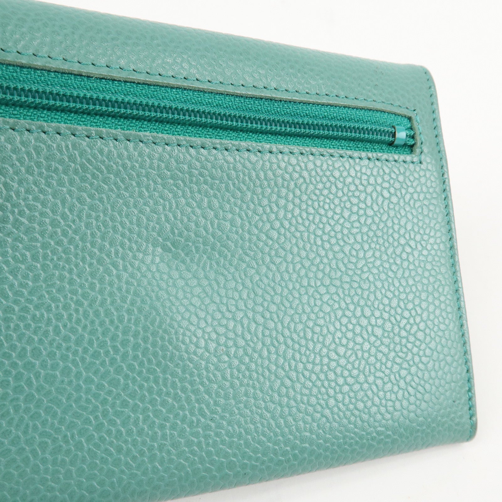 CHANEL Caviar Skin Coco Mark Bi-fold Wallet Green