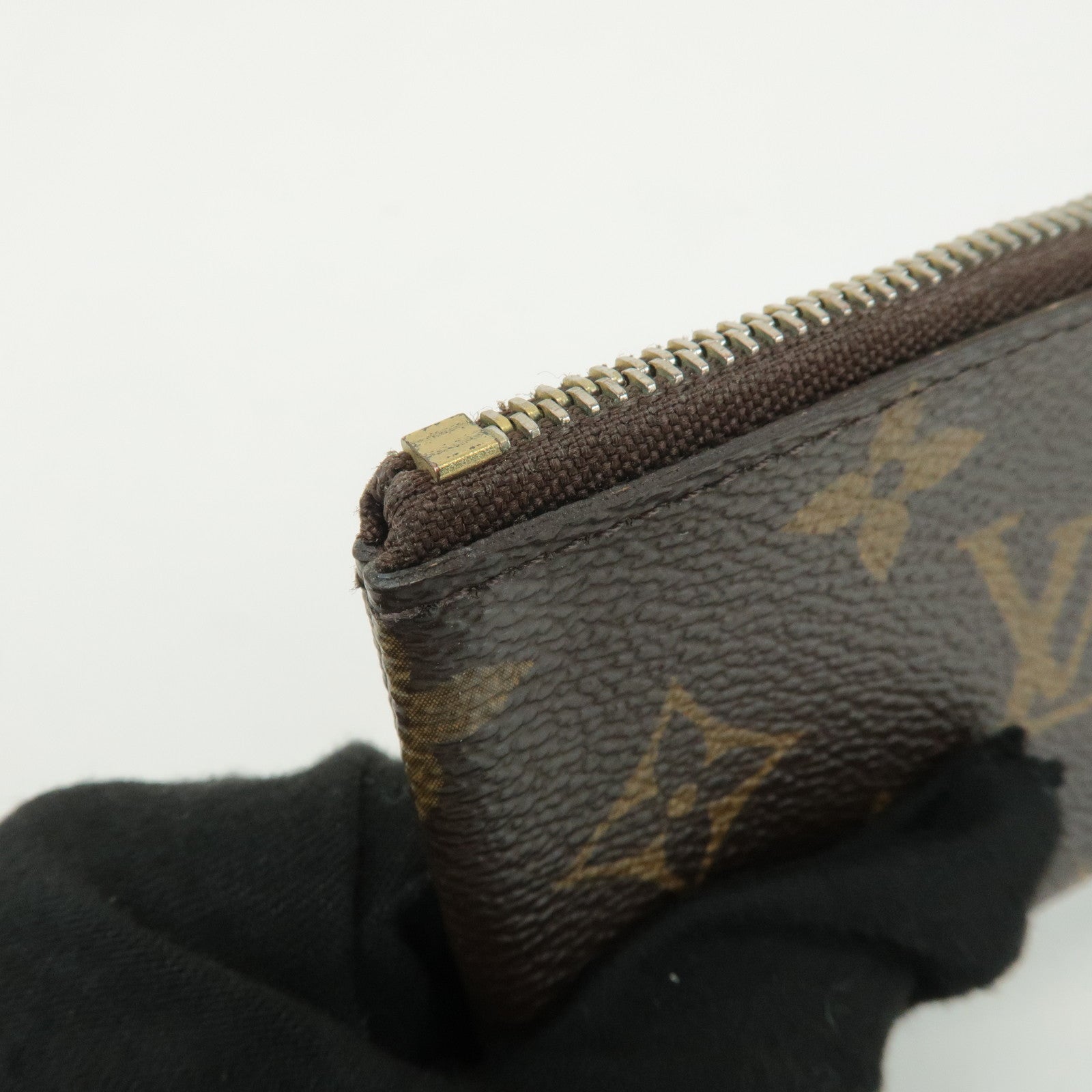 Louis Vuitton Monogram Pochette Cles Coin Case Key Case  M62650