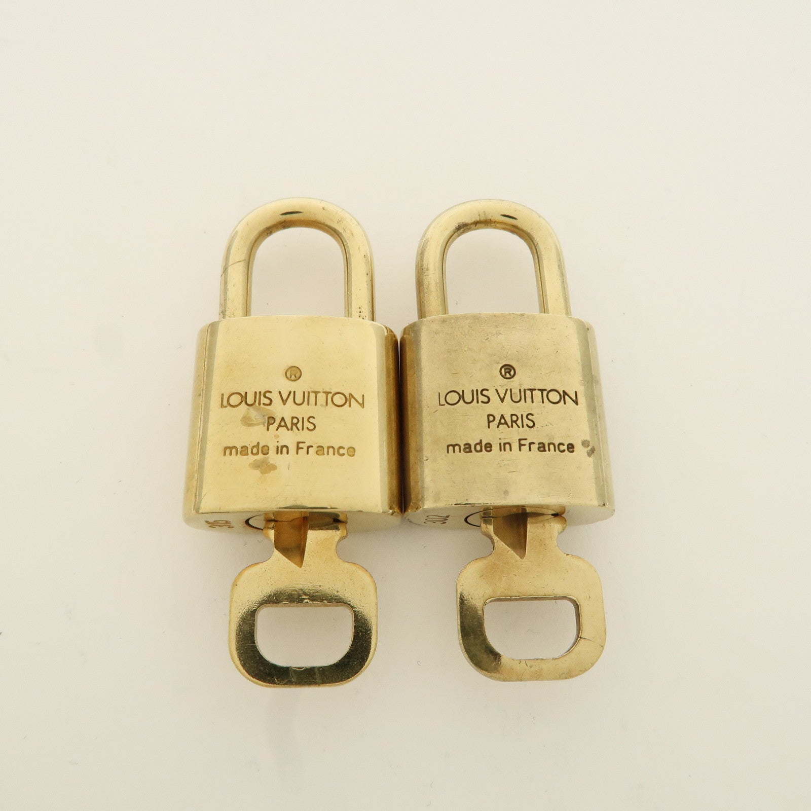 Louis Vuitton Set of 10 Lock & Key Cadena Key Lock Metal Gold Used