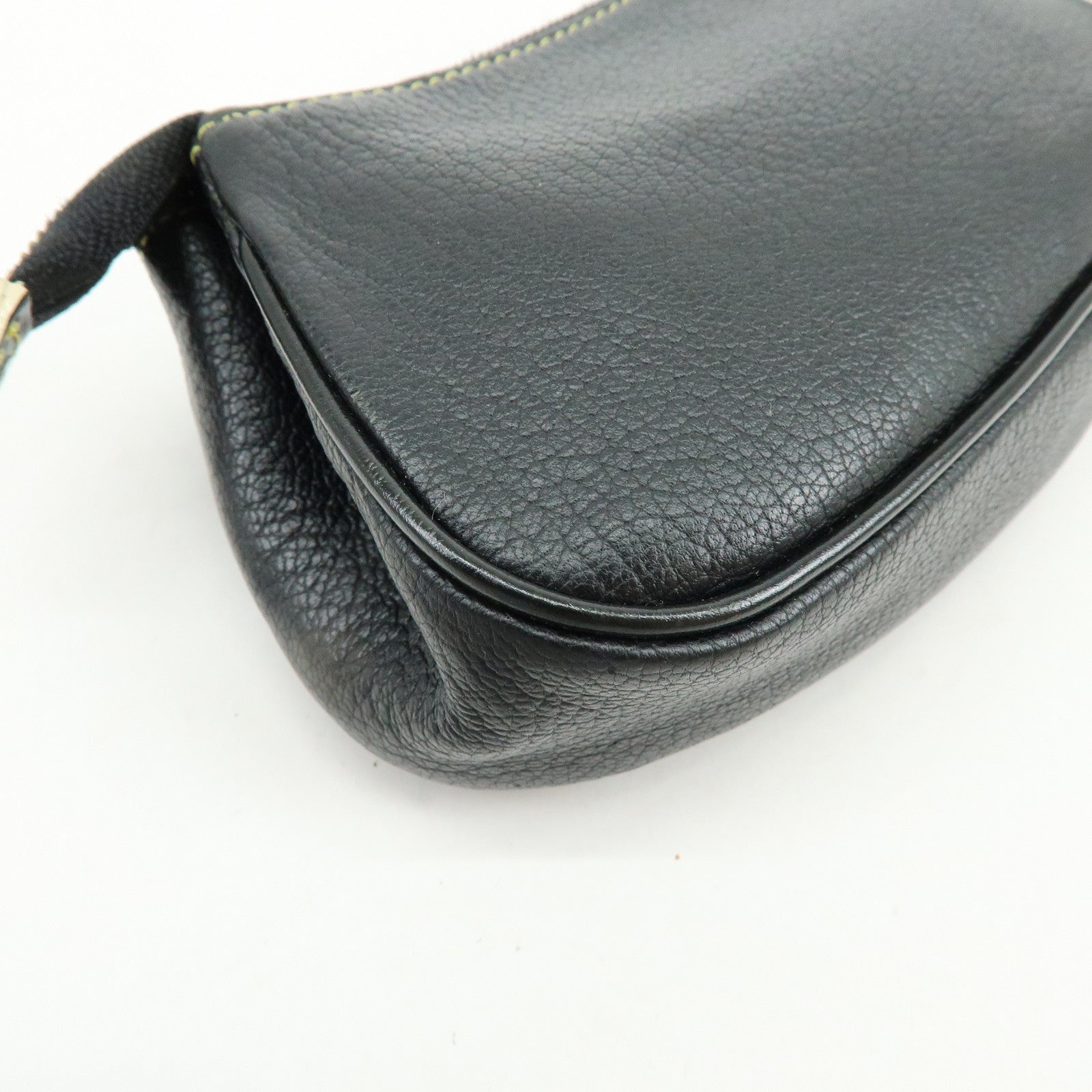 Louis Vuitton Suhari Mignon Leather Pouch Noir Black M91780