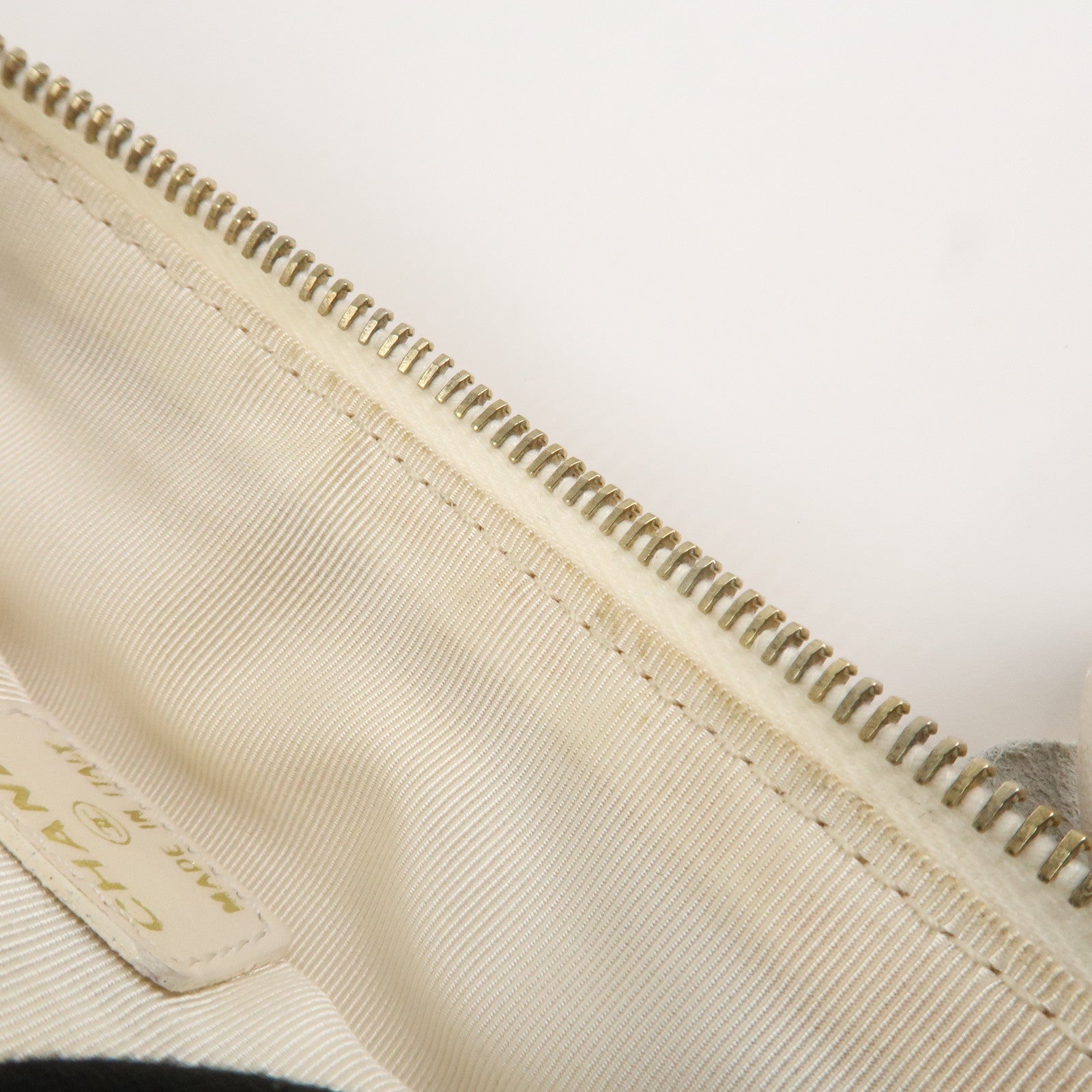 CHANEL Camellia Leather Patent Leather Clutch Bag Wrist Bag Ivory