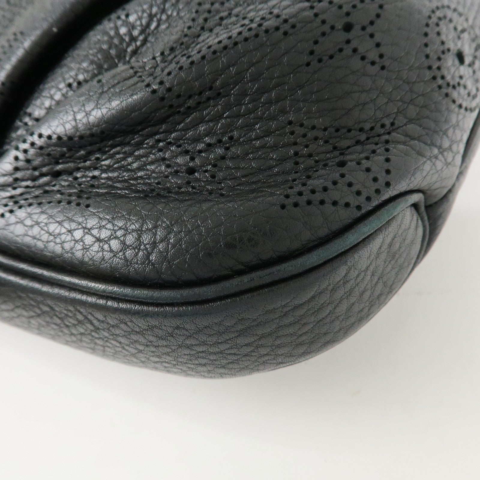 Louis Vuitton Monogram Mahina Selene PM Shoulder Bag Noir M94035