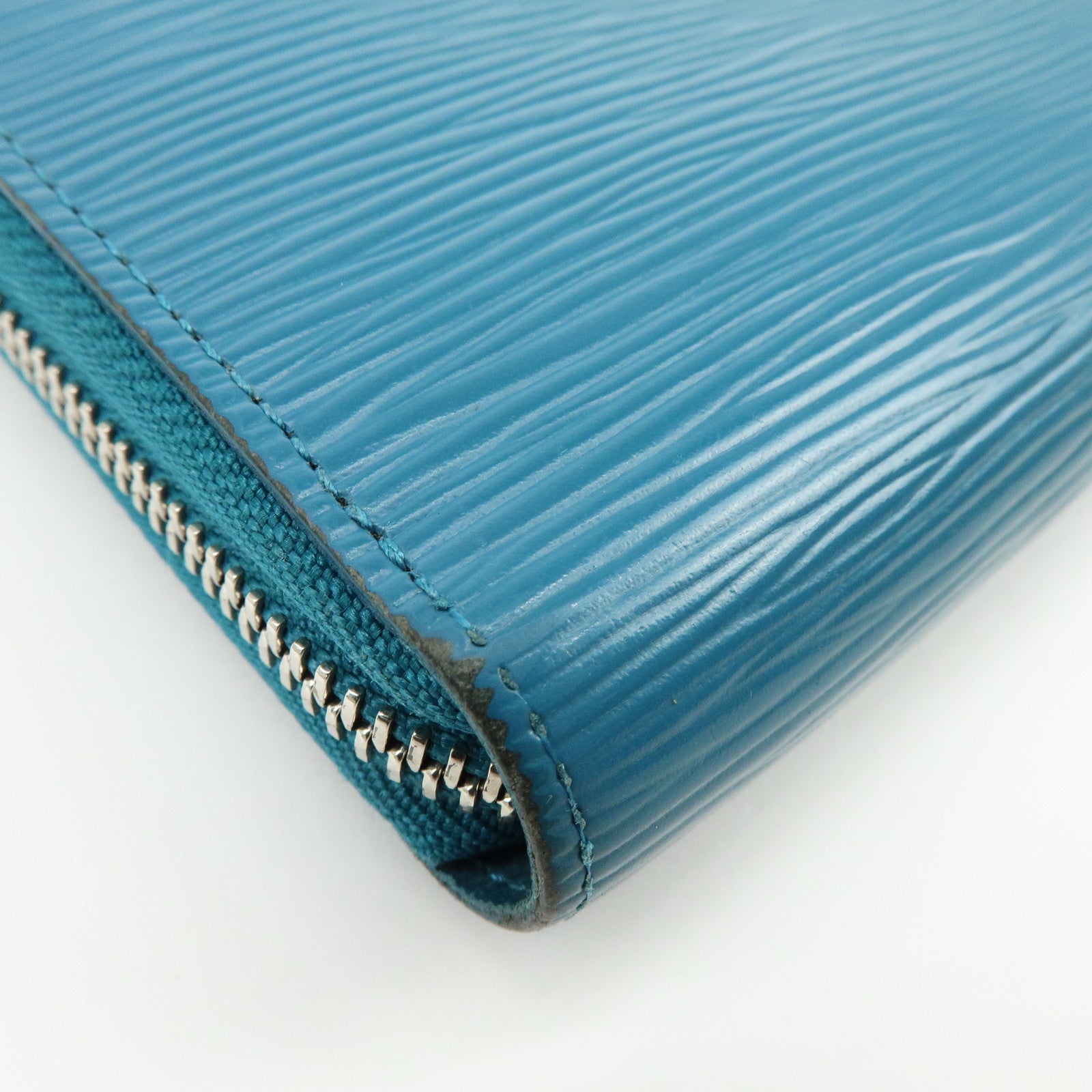 Louis Vuitton Epi Leather Zippy Long Wallet Cyan M60311