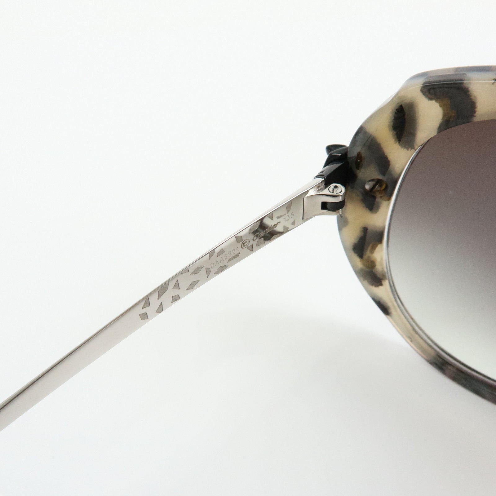 Cartier Panthere Plastic Sunglasses Black Beige DAA2321