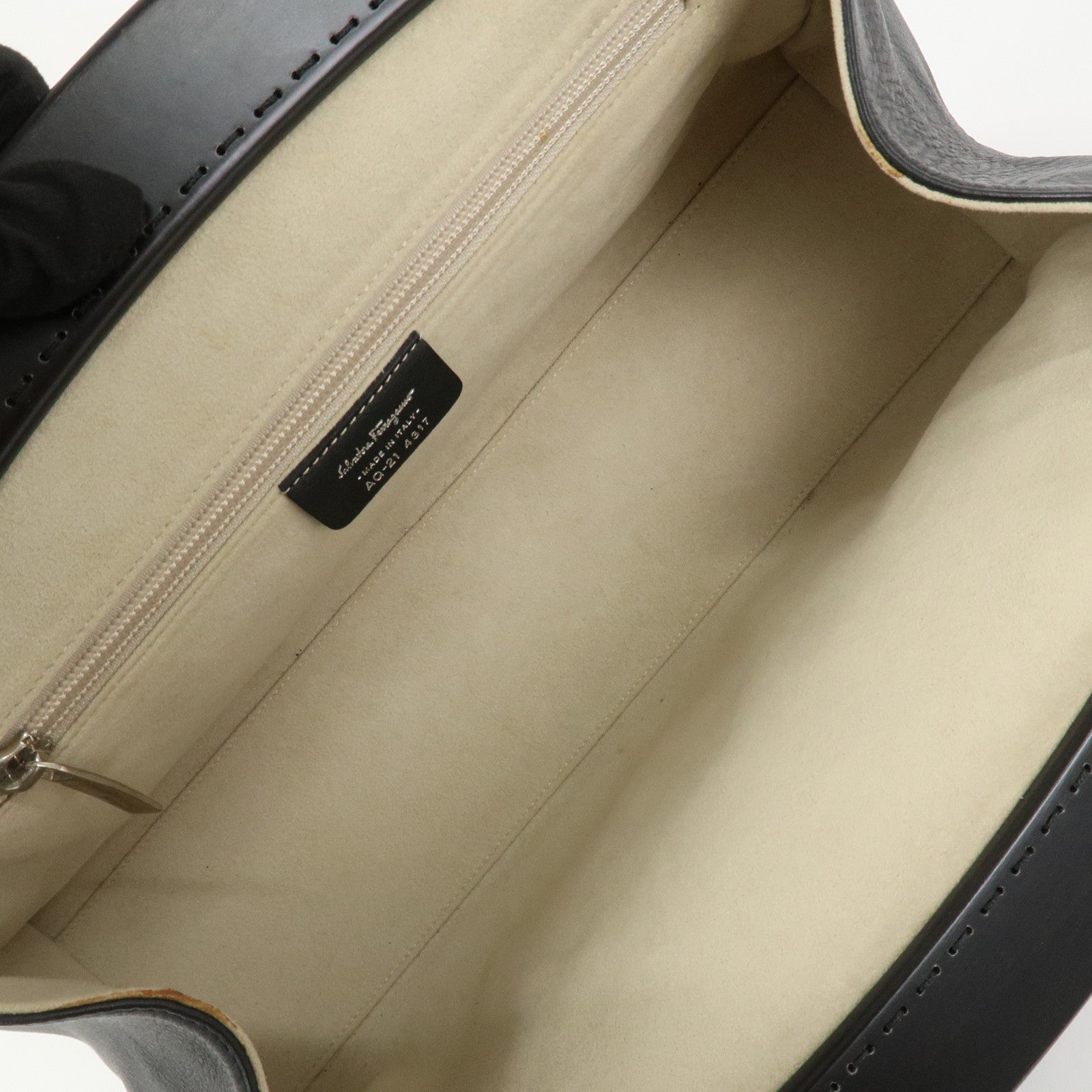 Ferragamo Gancini Leather Wood Shoulder Bag Hand Bag Black