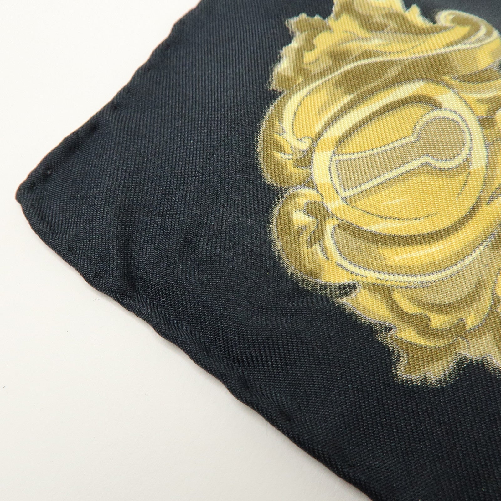 HERMES Carre 90 Silk 100% Scarf LES CLES THE KEYS RARE Black White