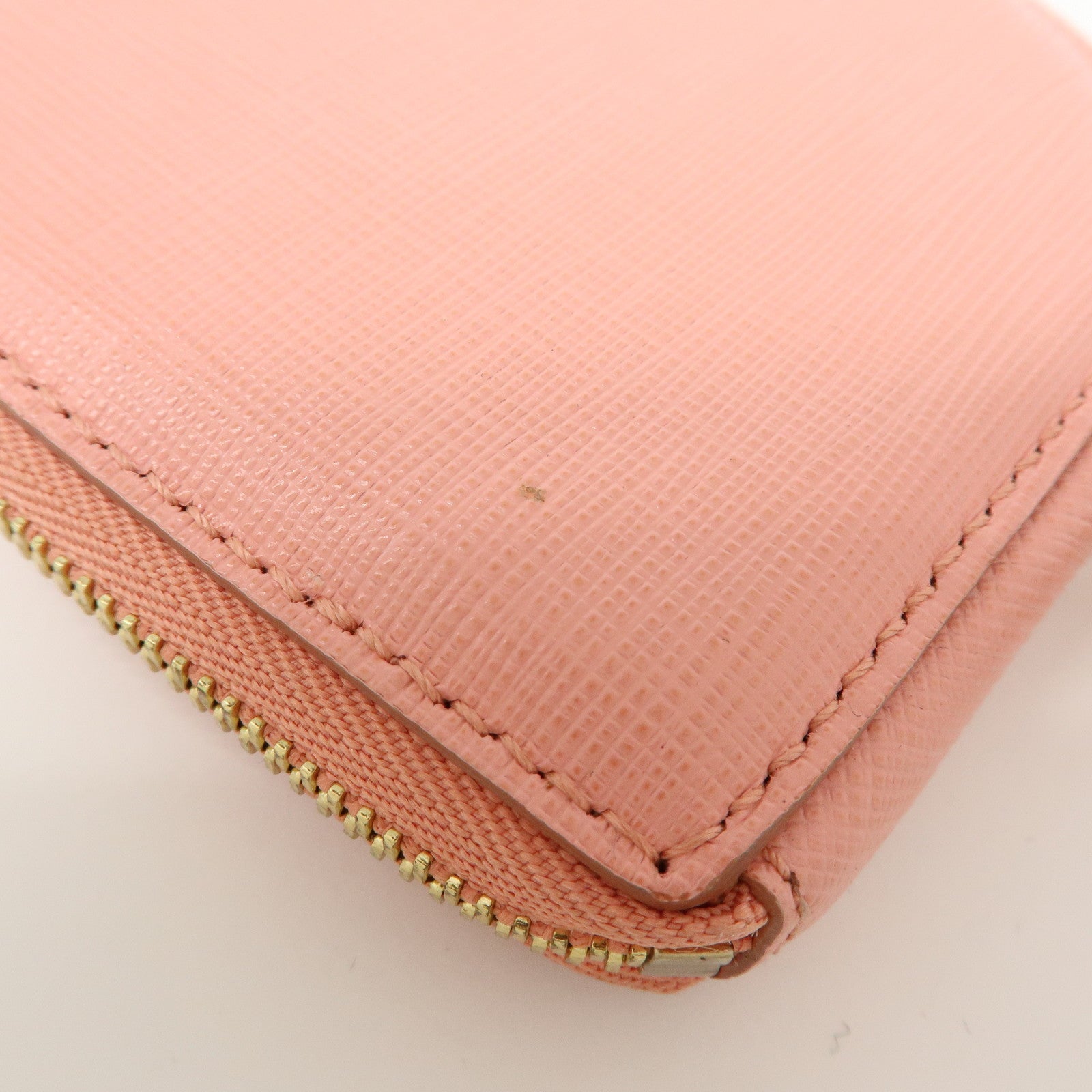 Ferragamo Gancini Leather Heart Motif Coin Case Pink