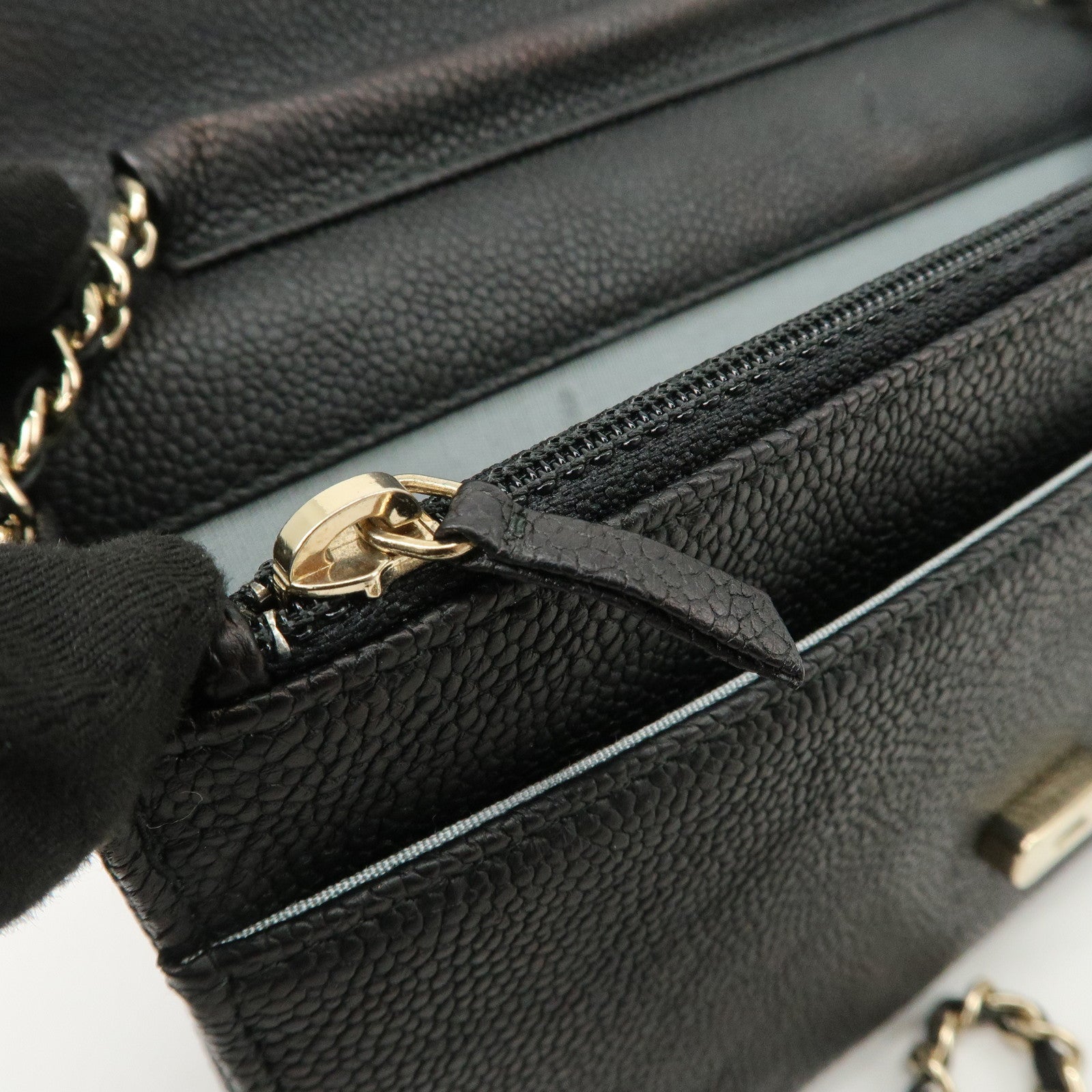 CHANEL Matelasse Caviarskin Chain Wallet COW Shoulder Bag Black Used