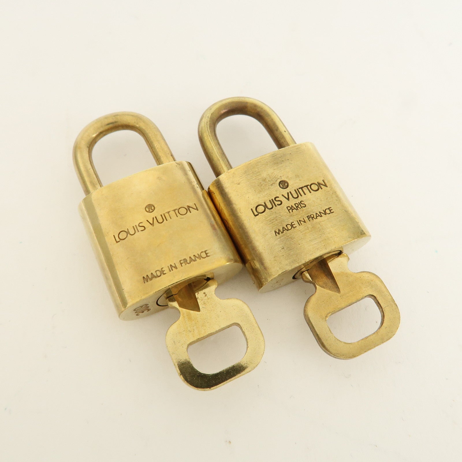Louis Vuitton Set of 10 Lock & Key Cadena Key Lock Metal Gold Used