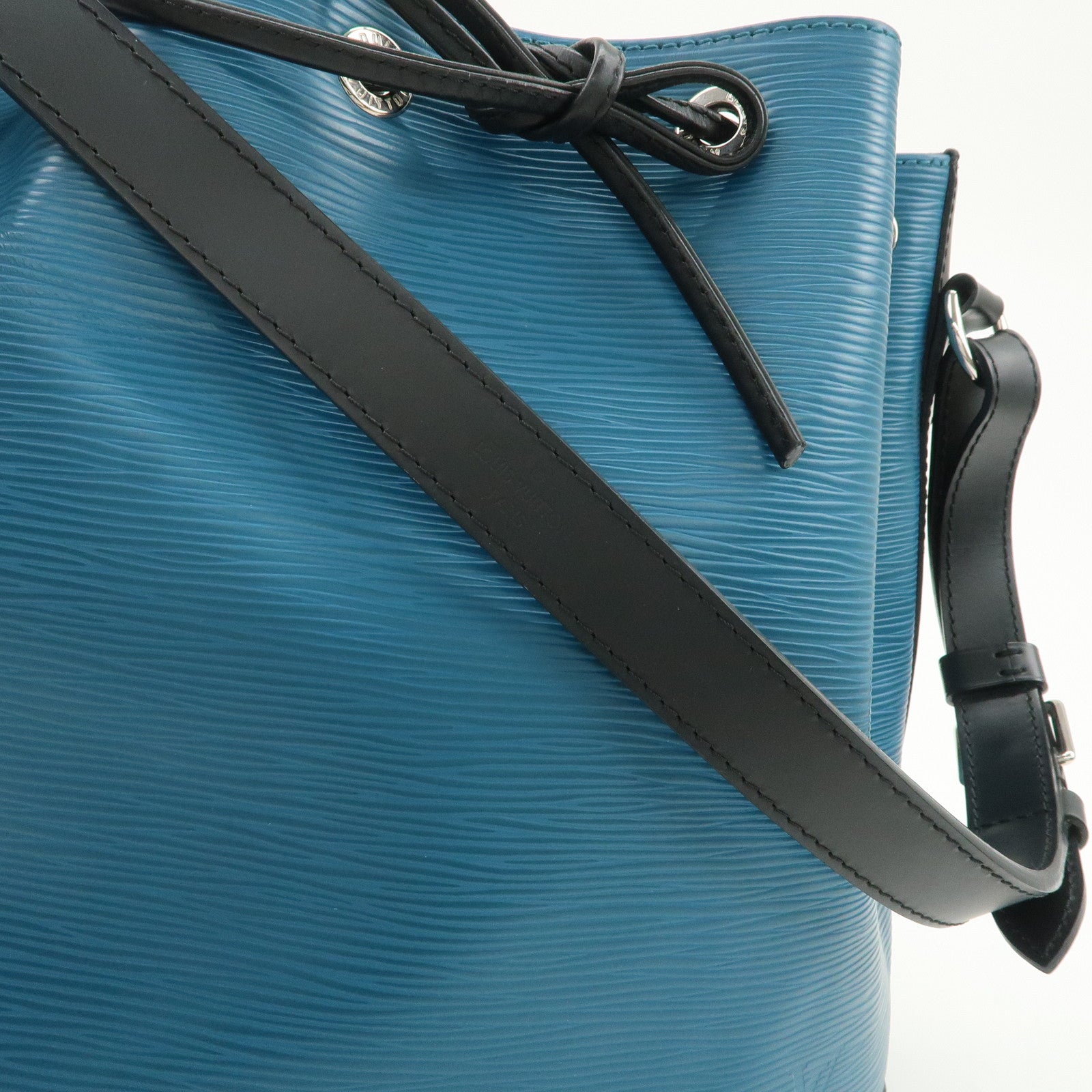 Louis Vuitton Epi Petit Noe Tricolor Leather Shoulder Bag M40880