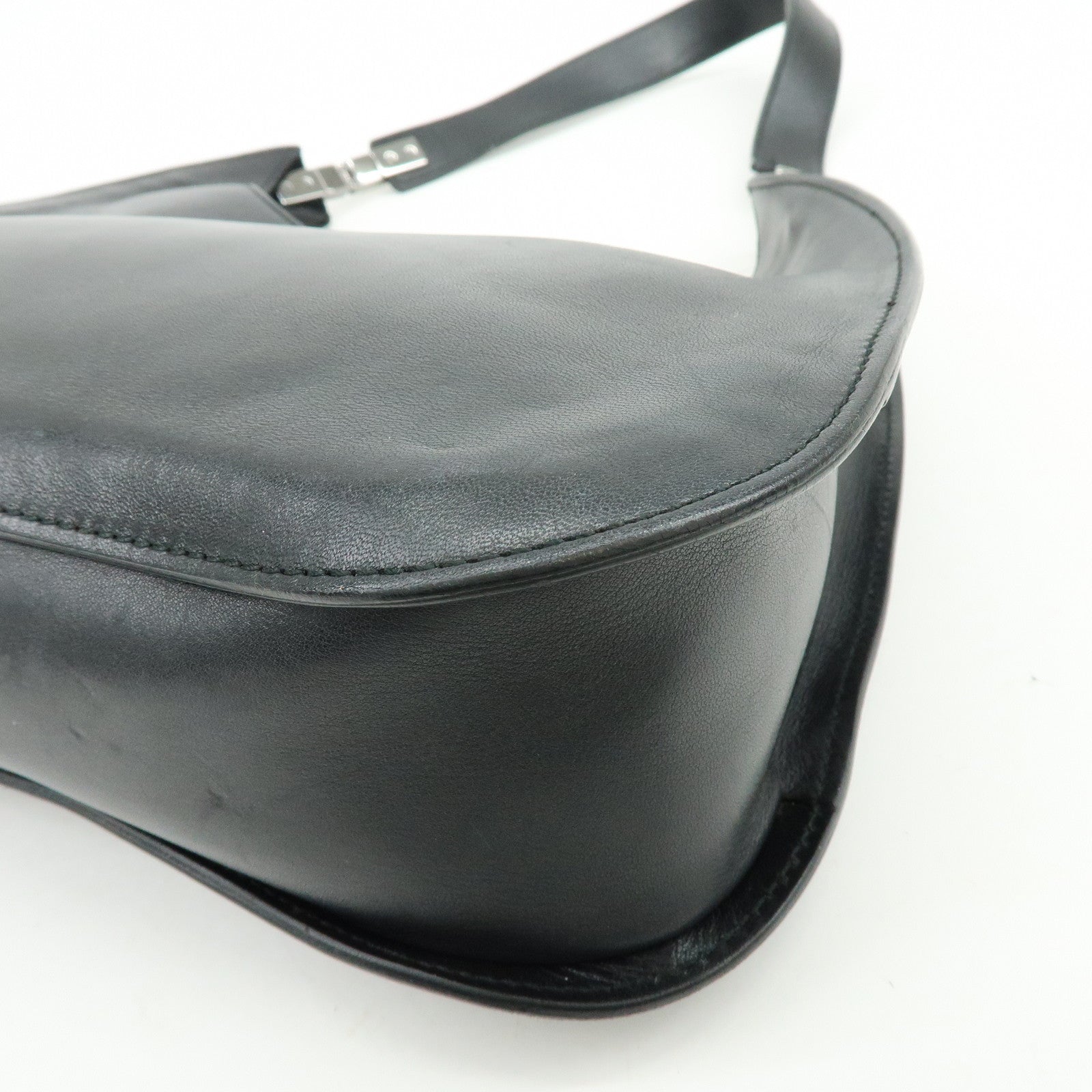 GUCCI Logo Leather Shoulder Bag Hand Bag Black 001・3767