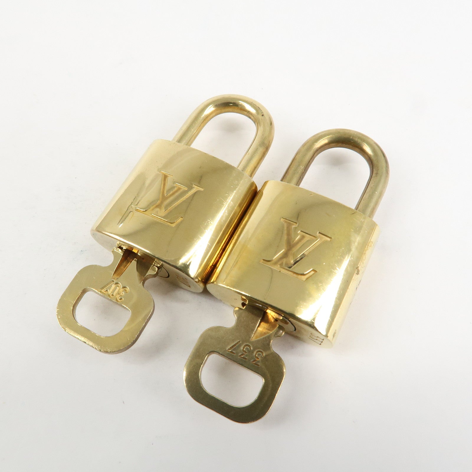 Louis Vuitton Set of 10 Lock & Key Cadena Key Lock Metal Gold