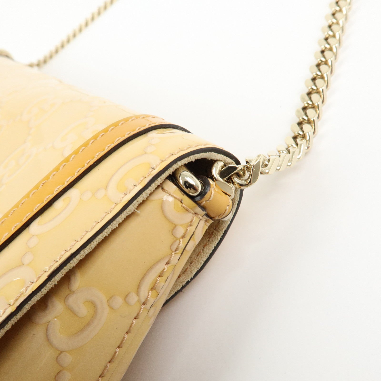 GUCCI InterlockingG Lovely Heart Patent Leather Broadway Bag 257611