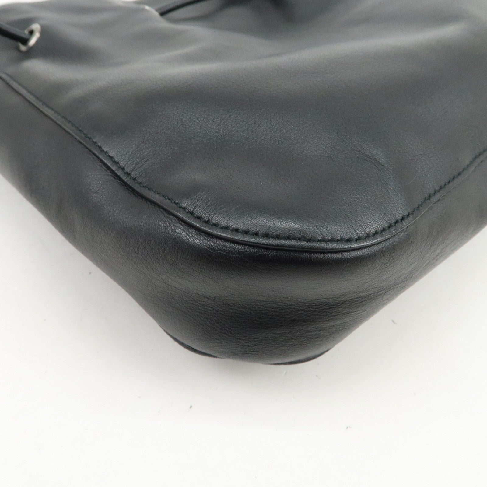 GUCCI Logo Leather Shoulder Bag Hand Bag Black 001・3748