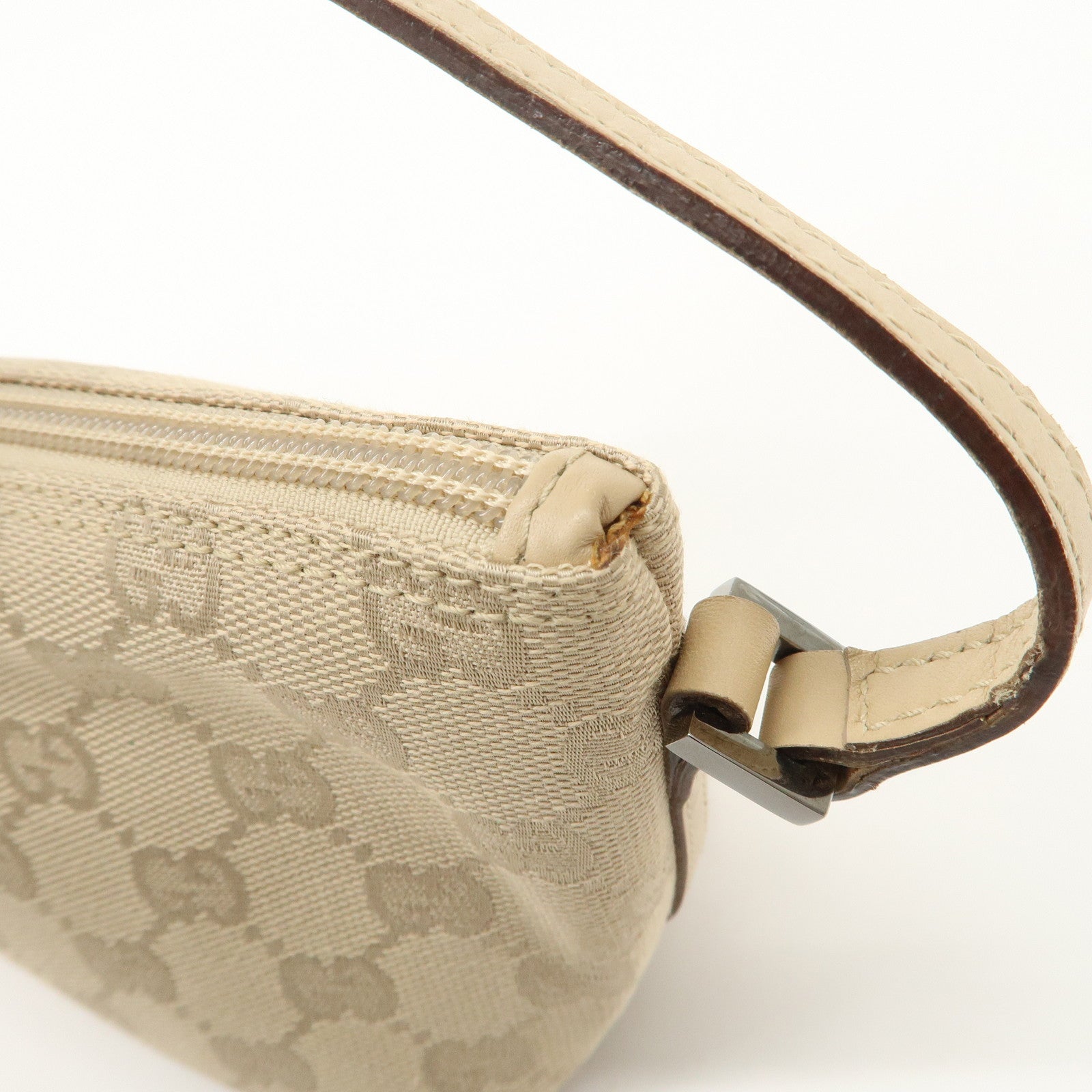 GUCCI Boat Bag GG Canvas Leather Hand Bag Pouch Beige 07198 Used