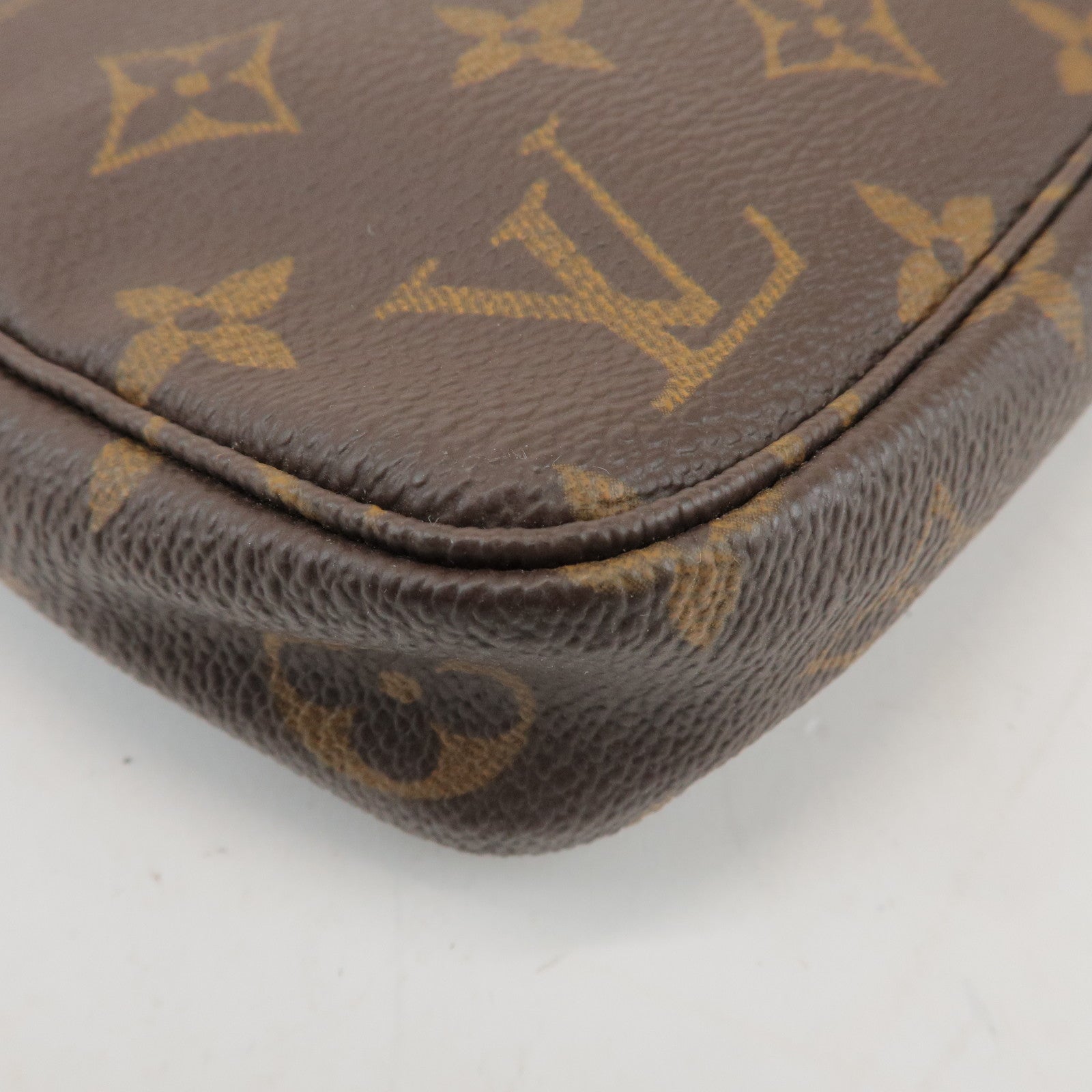 Louis Vuitton Monogram Pochette Accessoires Pouch Hand Bag M51980