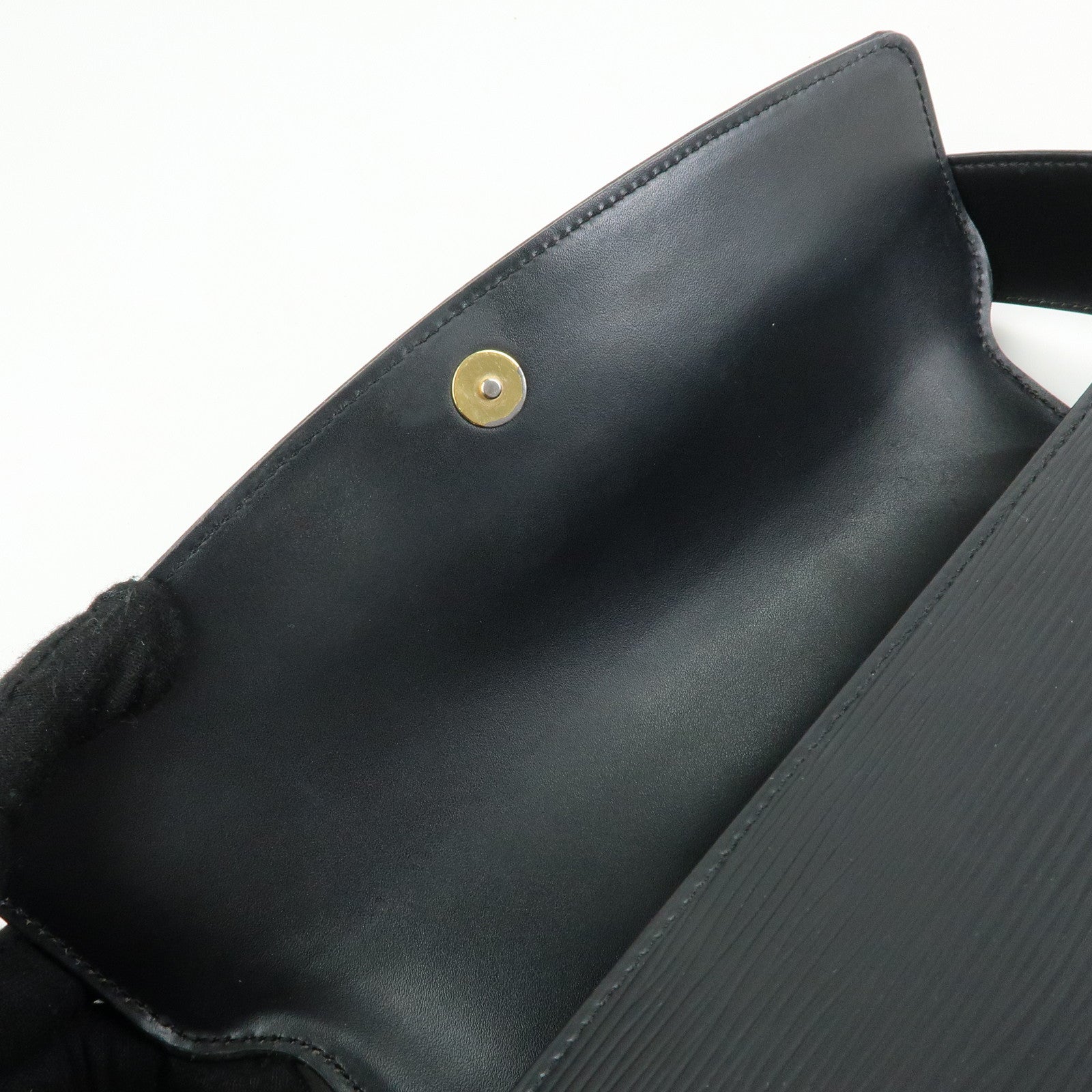 Louis Vuitton Epi Nocturne GM Shoulder Bag Noir Black M52172