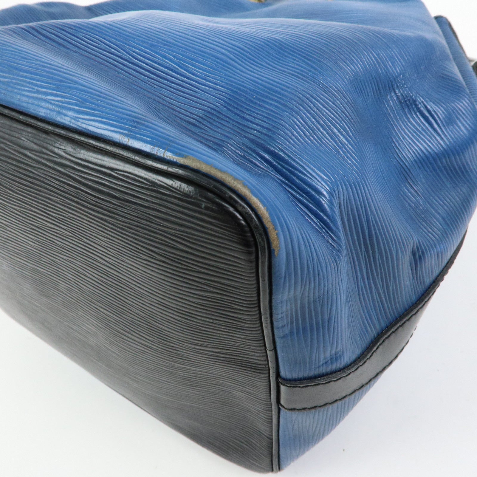 Louis Vuitton Epi Petit Noe Bi-color Shoulder Bag Noir Blue Ｍ44152