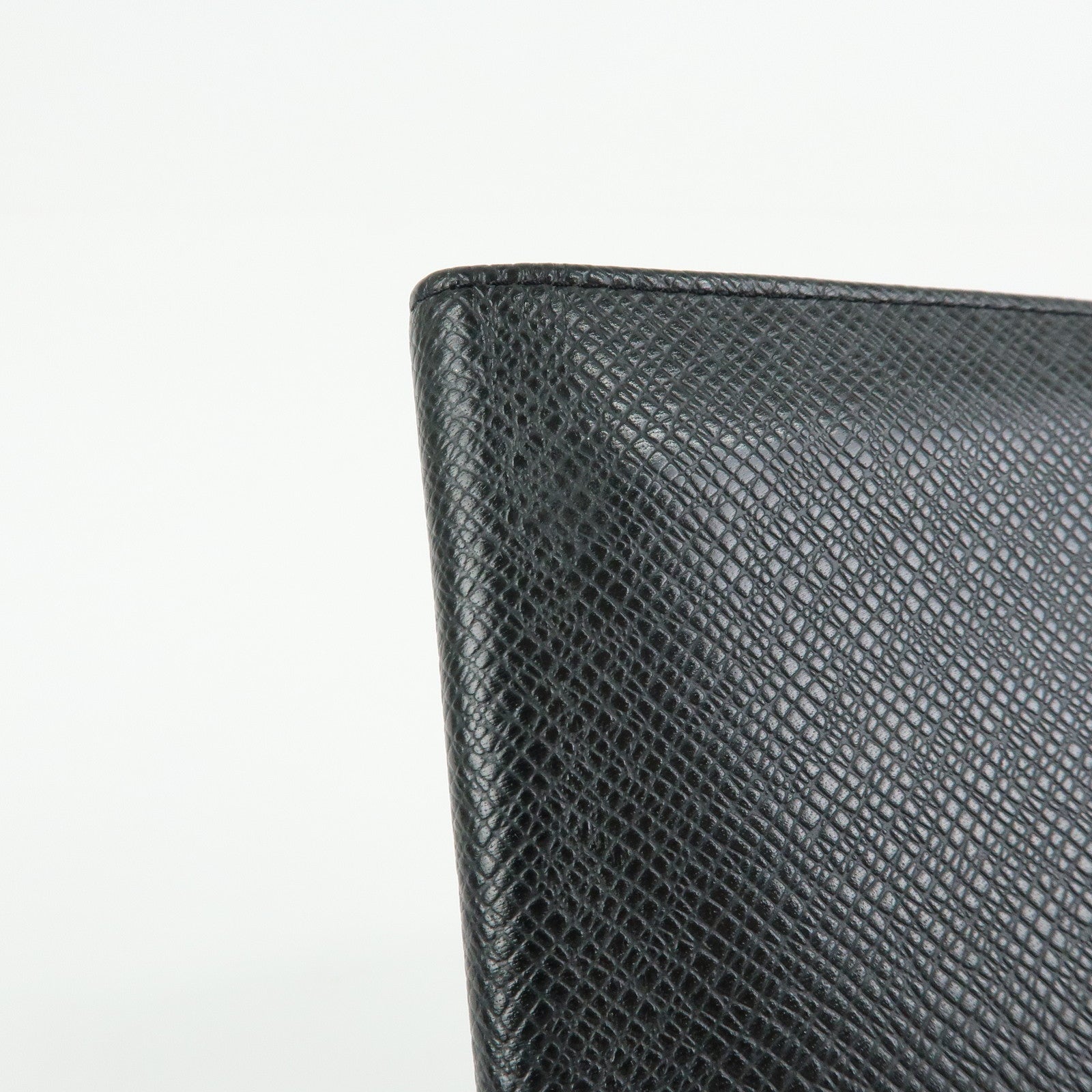 Louis Vuitton Taiga Portefeuille Brazza Bi-fold Long Wallet M30501