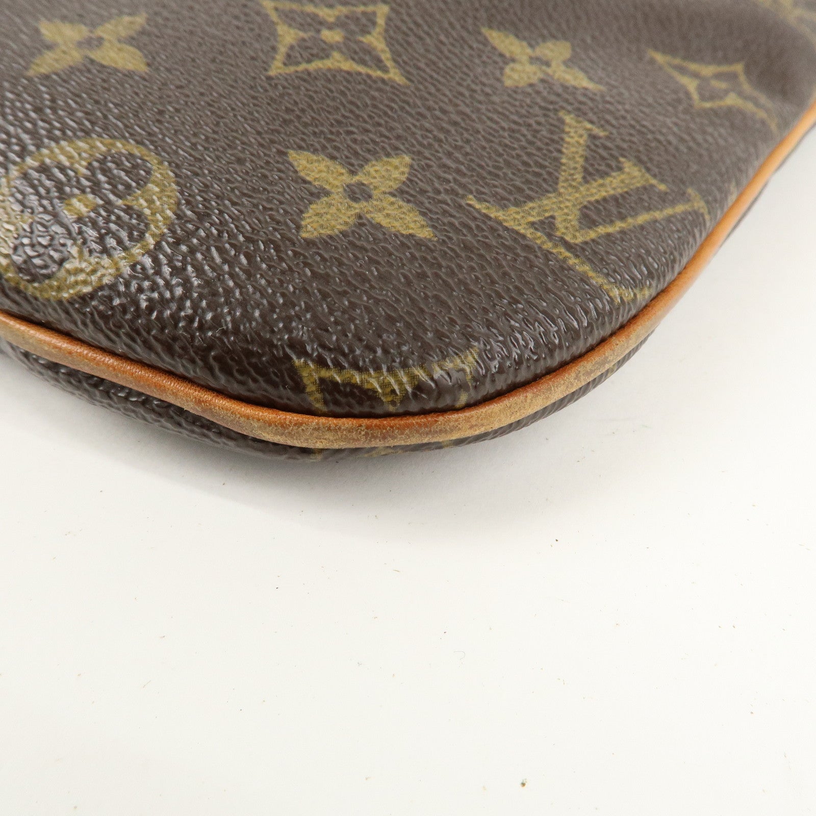 Louis Vuitton Monogram Pochette Bosphore Shoulder Bag M40044