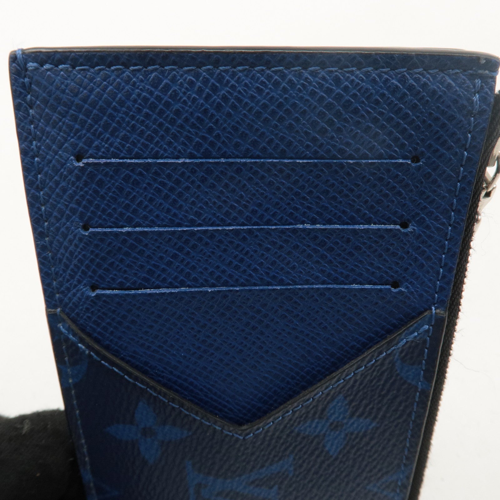 Louis Vuitton Taiga Leather Garama Coin Case Card Holder M30270