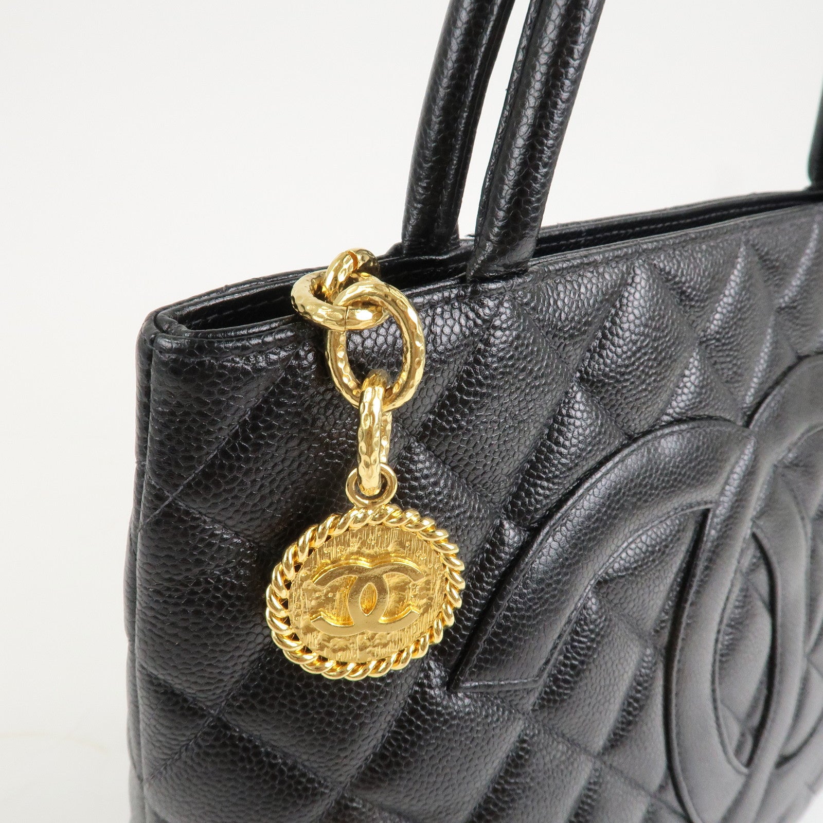 CHANEL Matelasse Caviar Skin Medalion Tote Bag Hand Bag A01804 Used