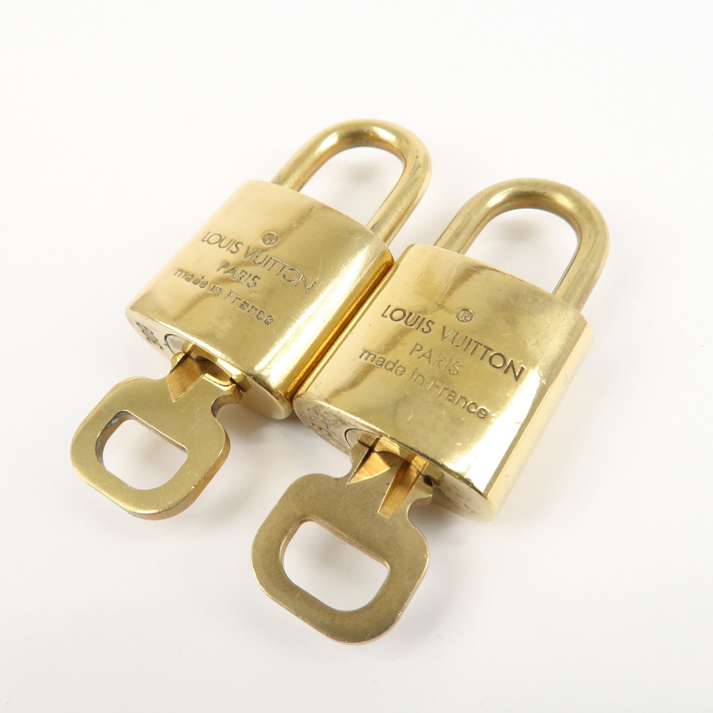 Louis Vuitton Set of 10 Lock & Key Cadena Key Lock Metal Gold