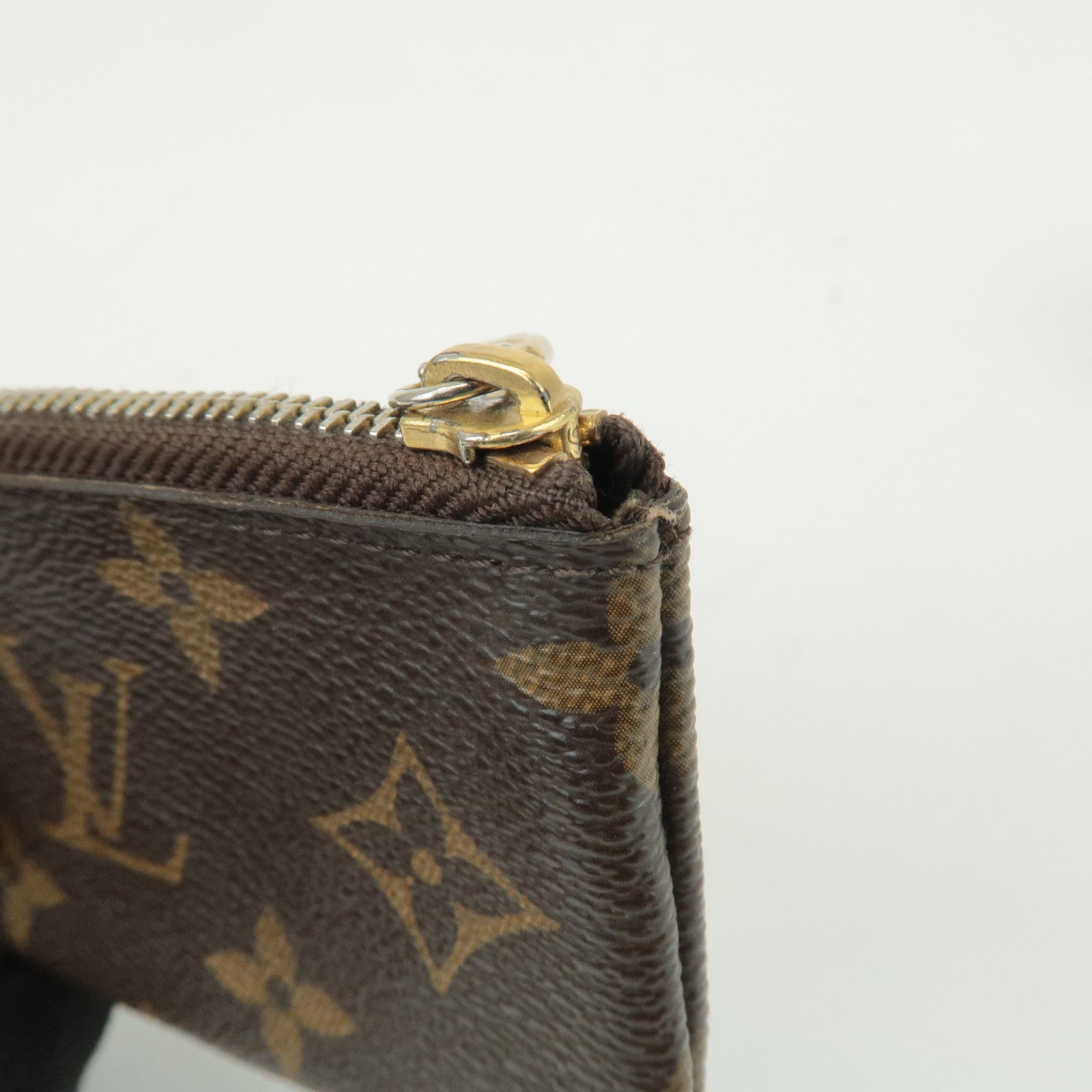 Louis Vuitton Monogram Pochette Cles Coin Case Key Case  M62650