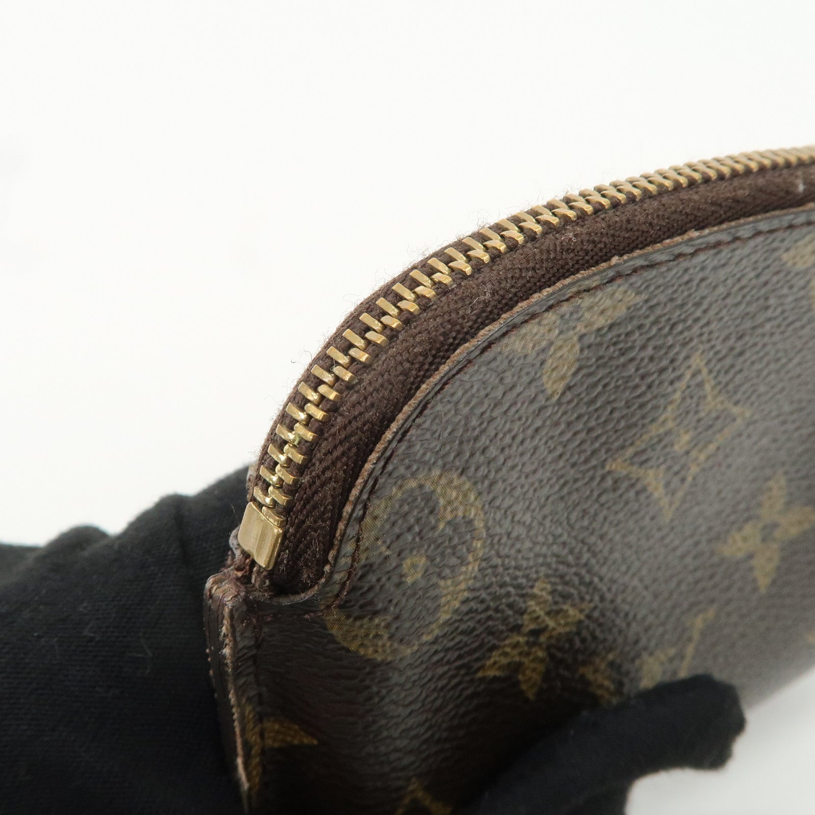 Louis Vuitton Monogram Porte Monnaie Shilling Coin Case M60025