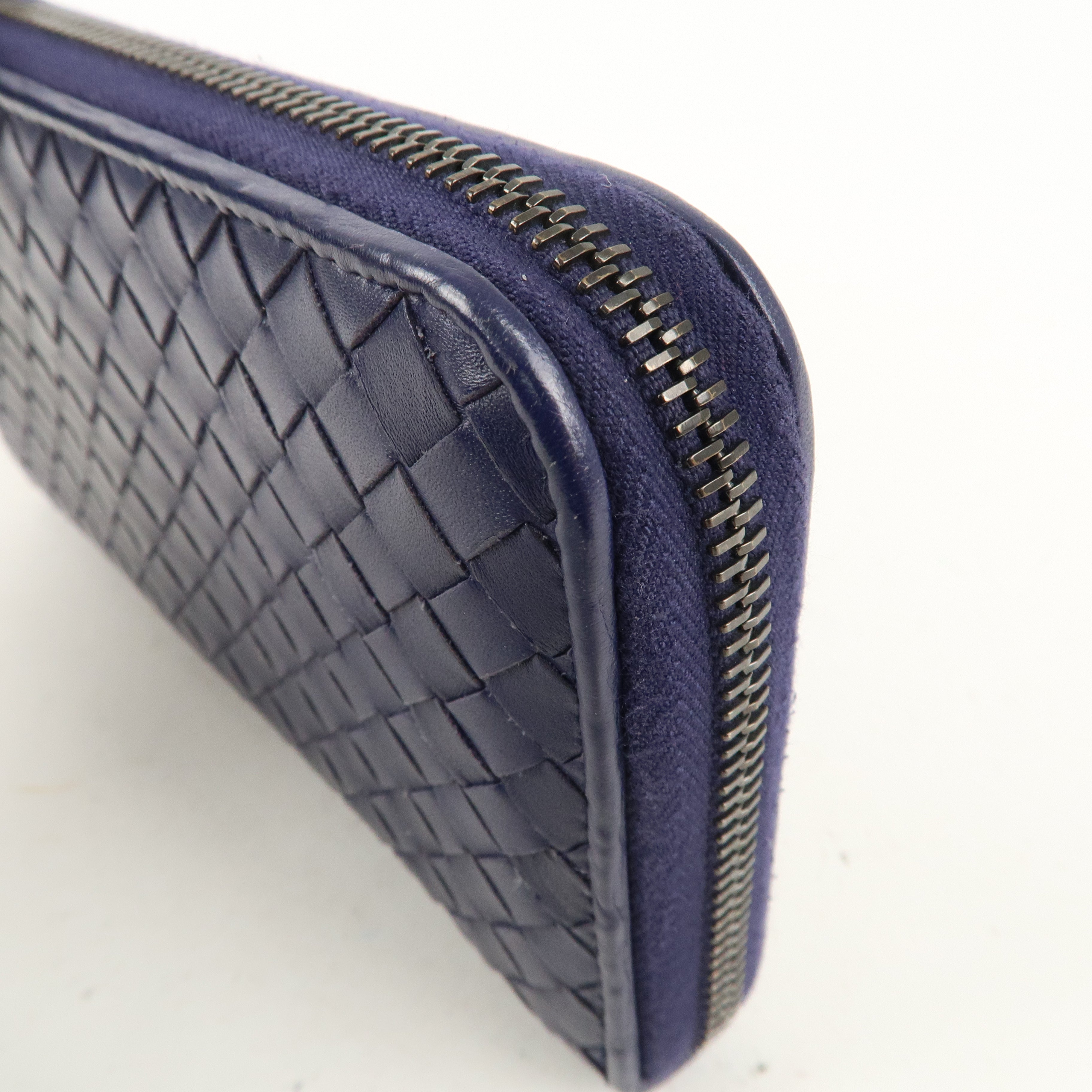 BOTTEGA VENETA Intrecciato Leather Round Zipper Long Wallet