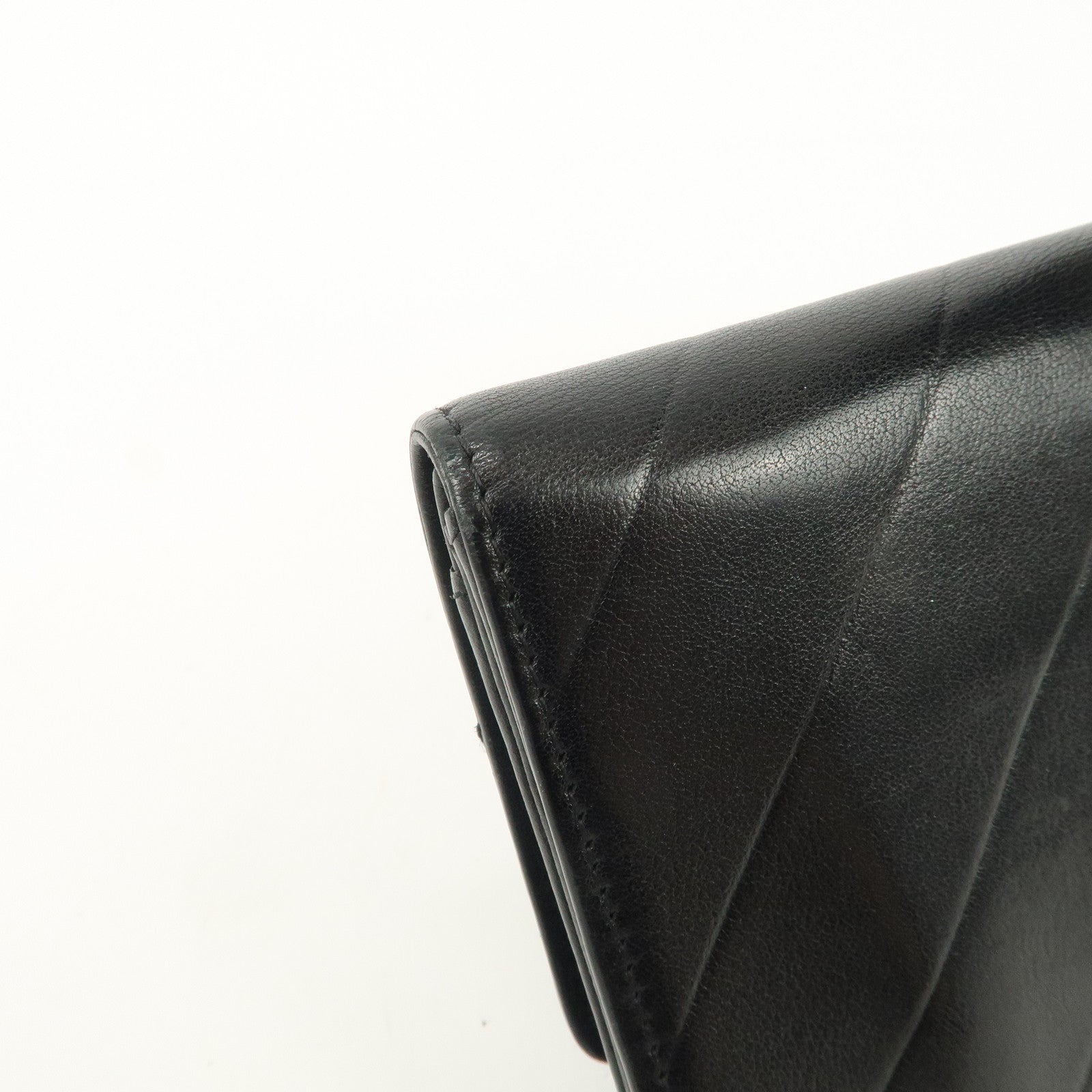 CHANEL V Stitch Lamb Skin COCO Mark Hook Bi-Fold Wallet Black Used