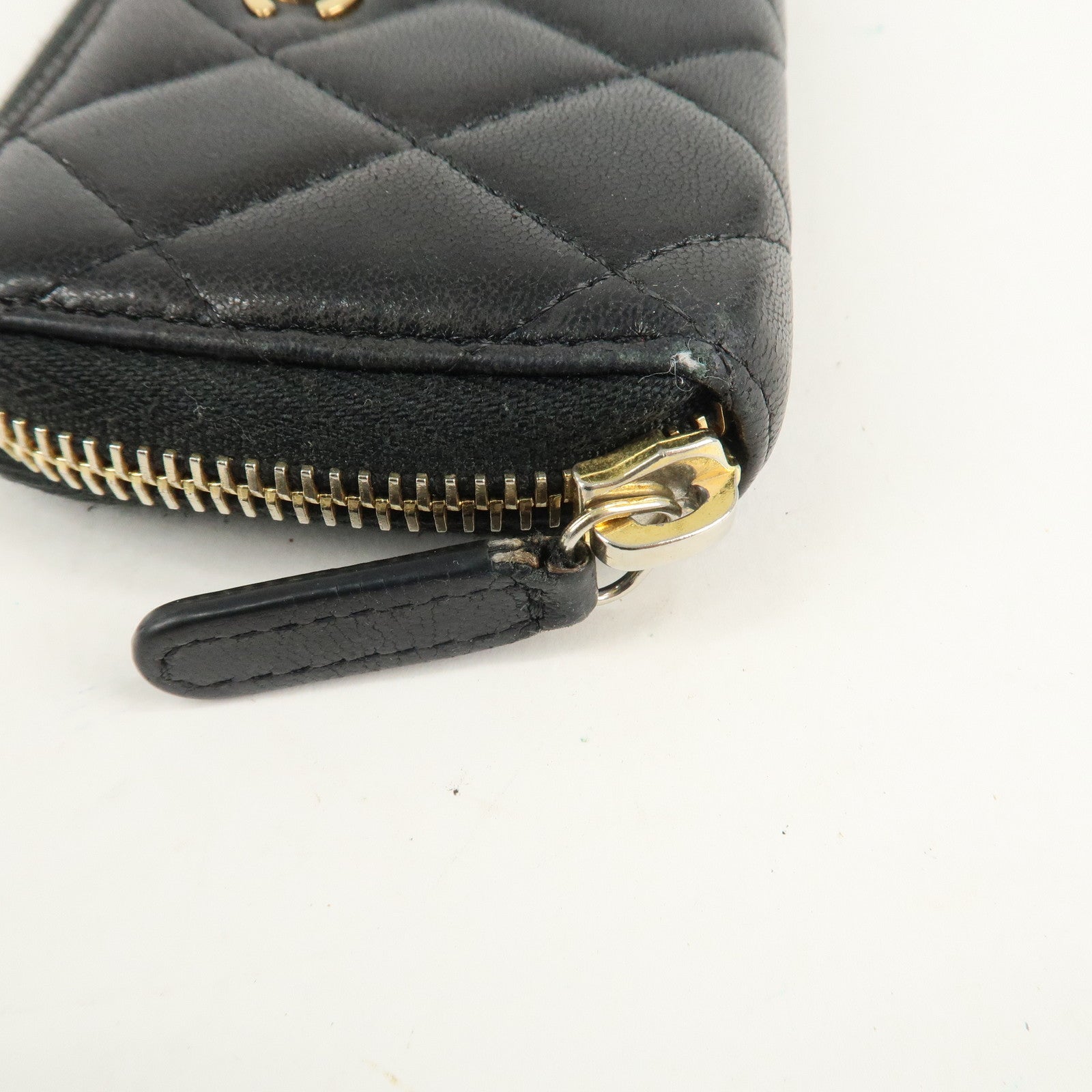CHANEL Matelasse Lamb Skin Zip Around Coin Case Black A69271 Used
