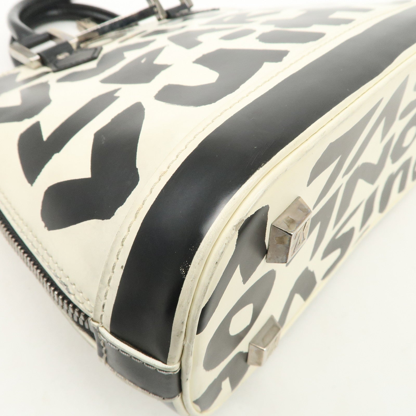 Louis Vuitton Graffiti Alma MM Hand Bag White Black Used