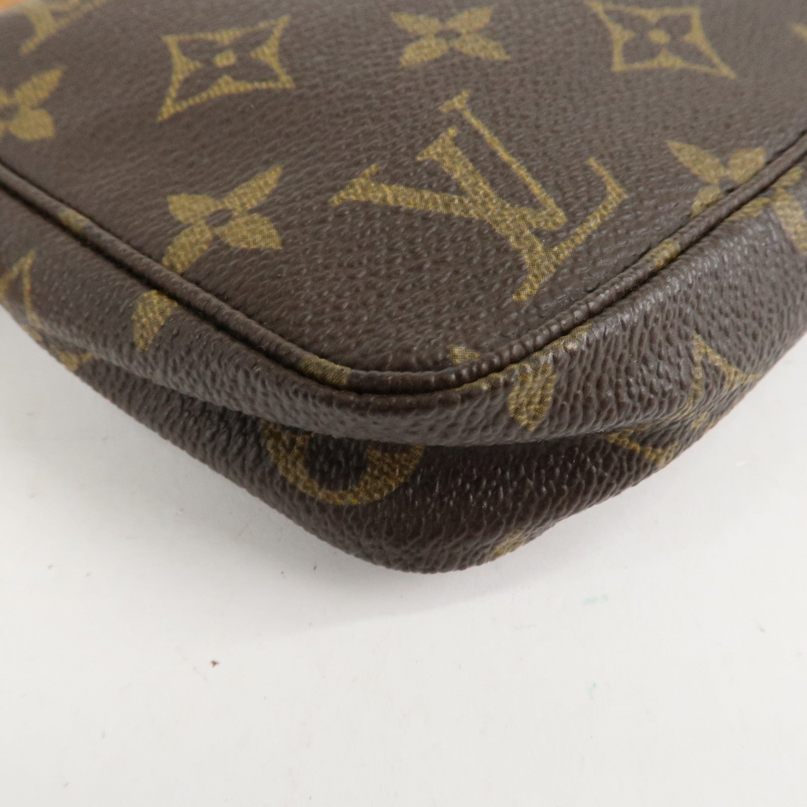 Louis Vuitton Monogram Pochette Accessoires Pouch M51980